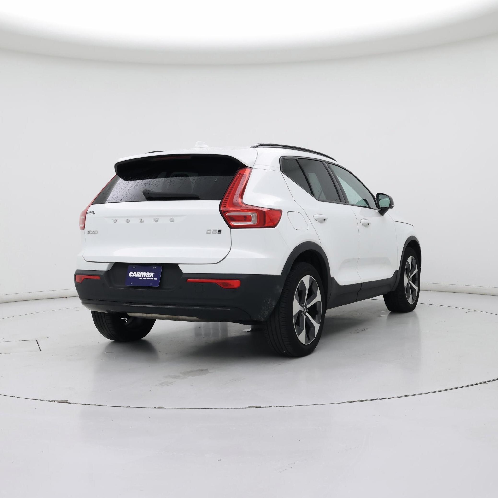 Thumbnail: 2023 Volvo XC40 - 8