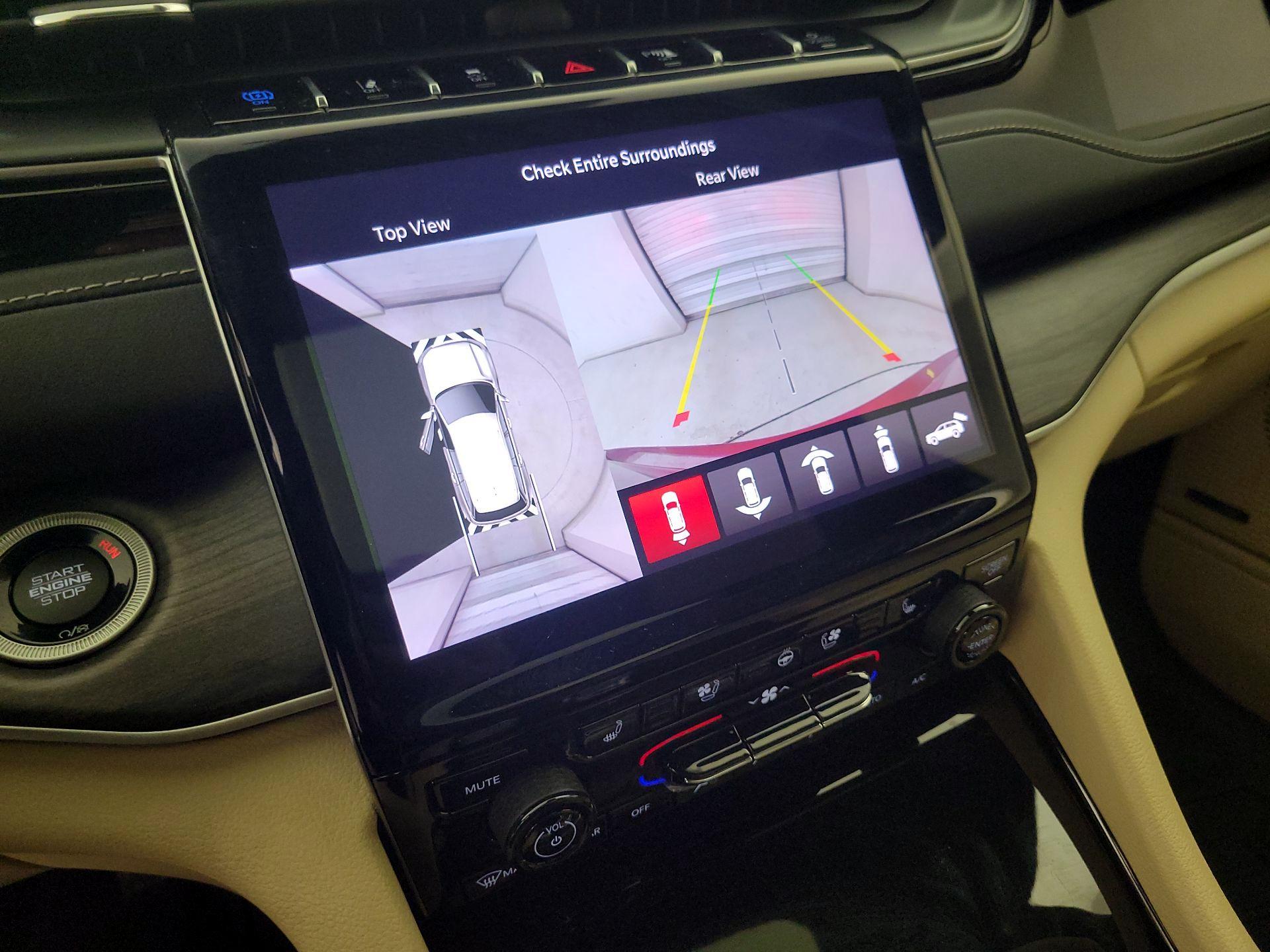 Thumbnail: 2023 Jeep Grand Cherokee - 14