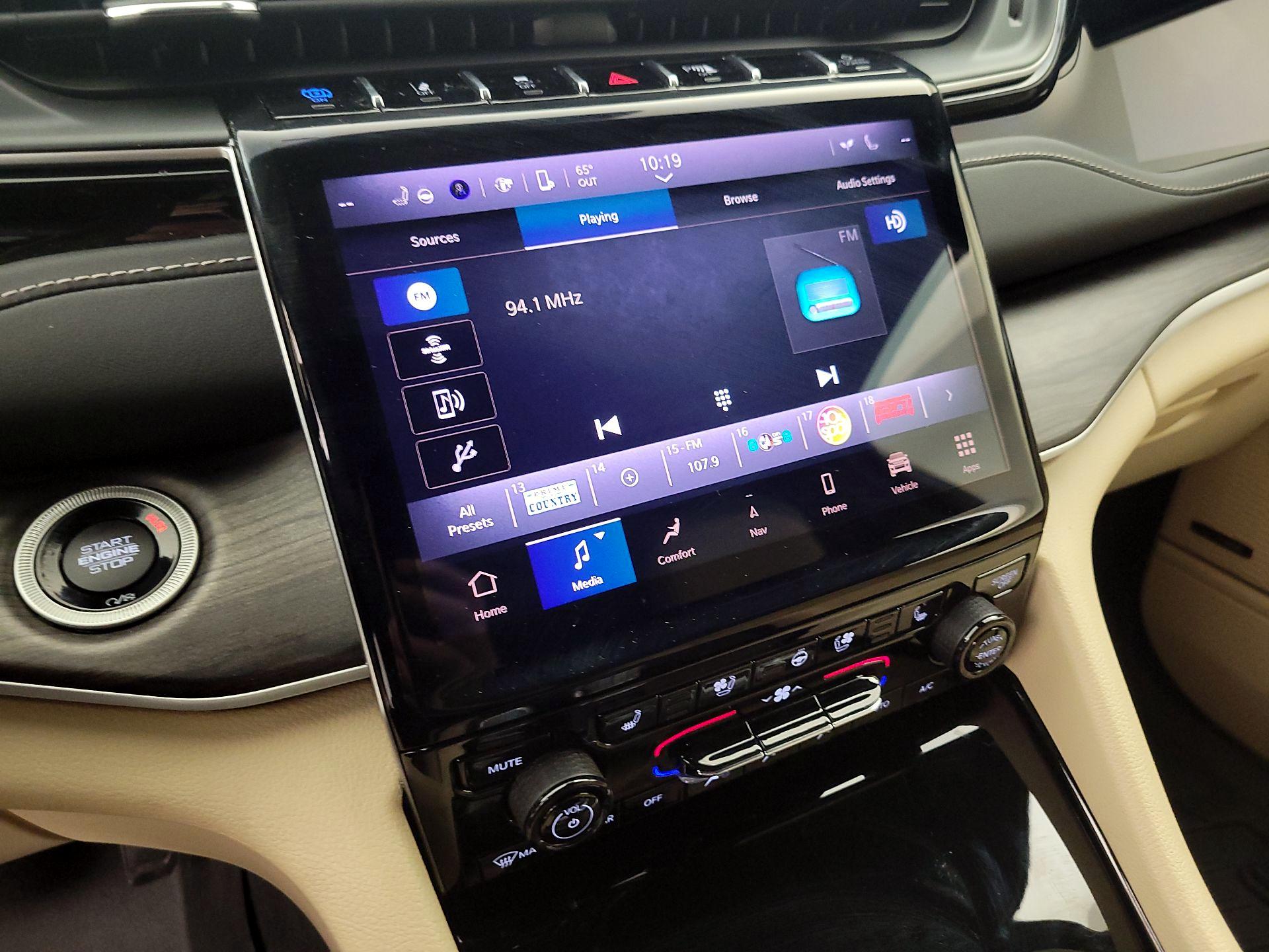 Thumbnail: 2023 Jeep Grand Cherokee - 15