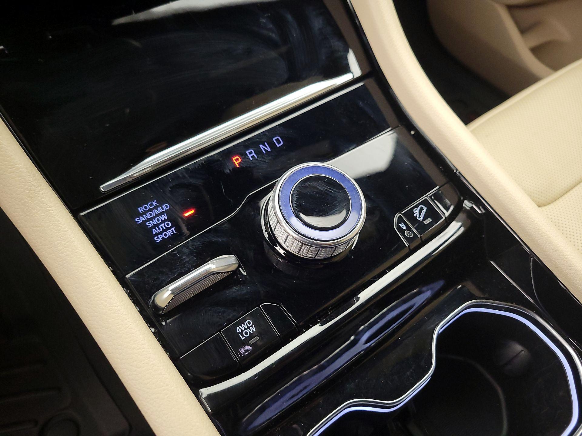 Thumbnail: 2023 Jeep Grand Cherokee - 17