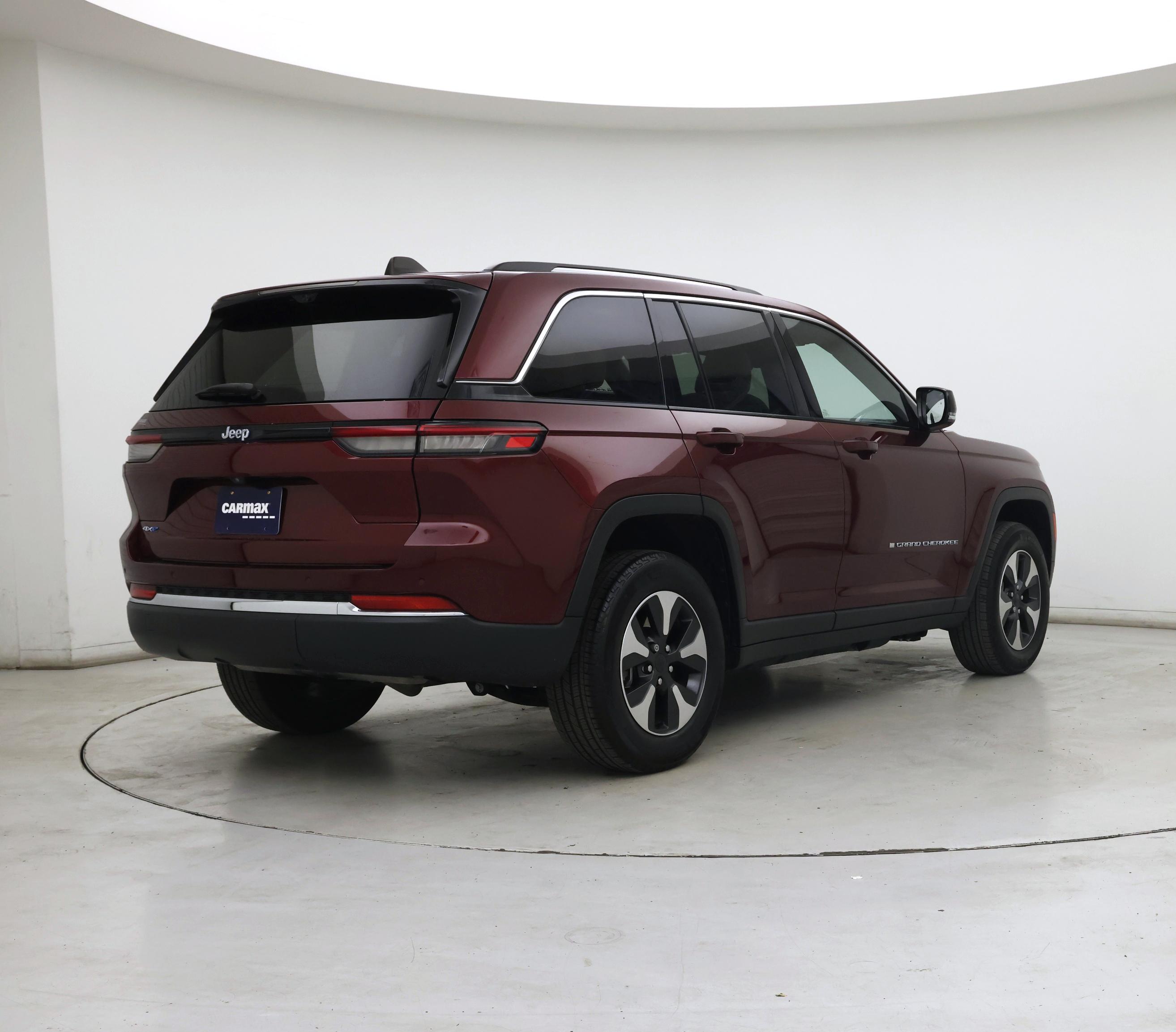 Thumbnail: 2023 Jeep Grand Cherokee - 8