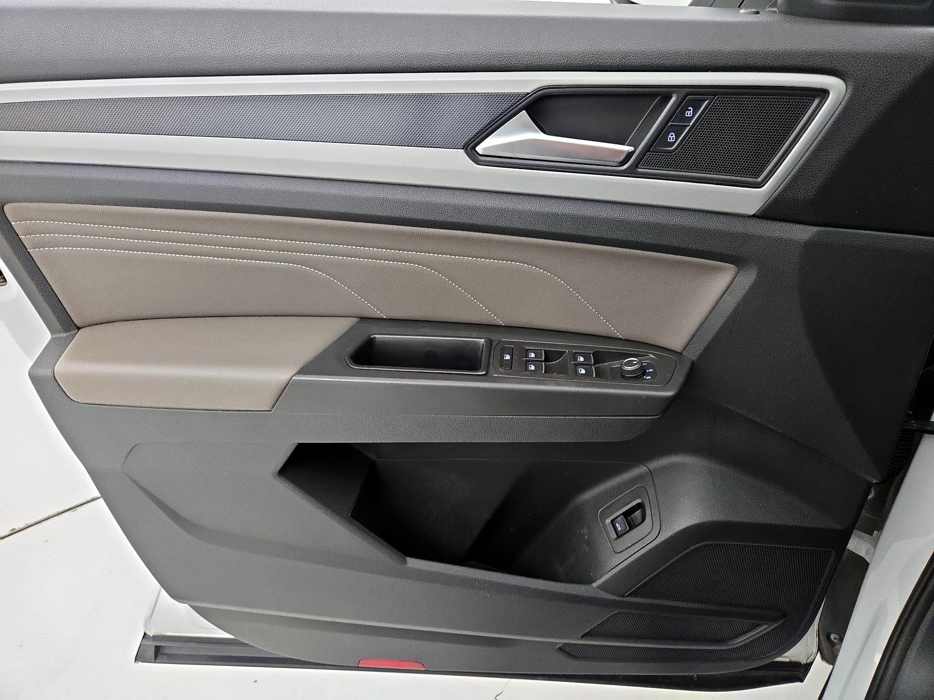 Thumbnail: 2022 Volkswagen Atlas - 12