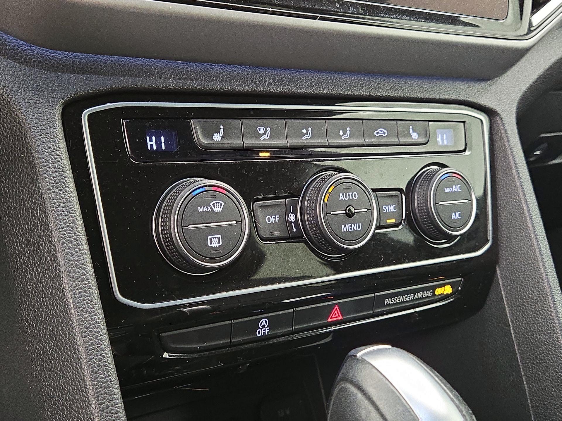 Thumbnail: 2022 Volkswagen Atlas - 17