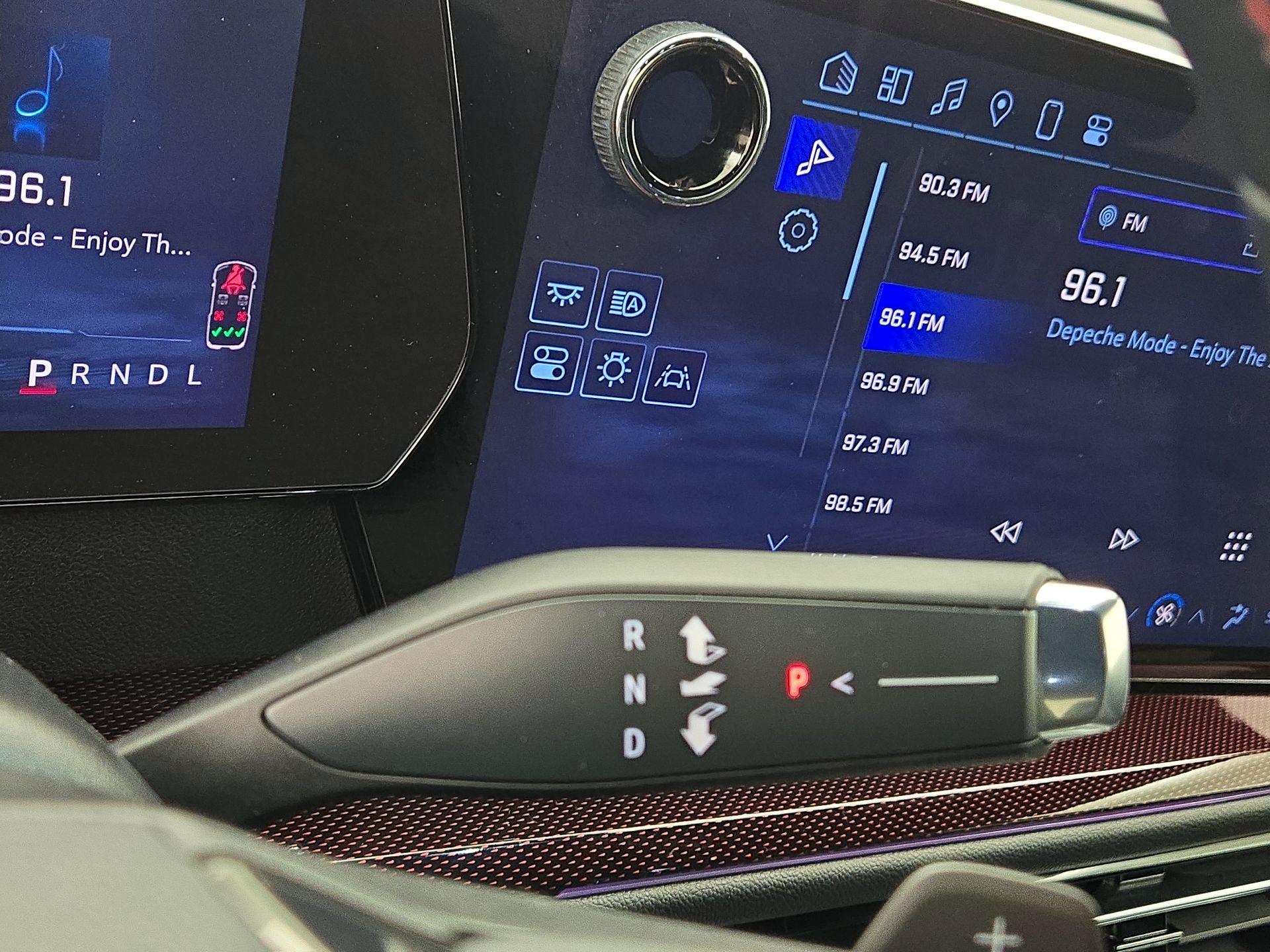 Thumbnail: 2024 Chevrolet Traverse - 16