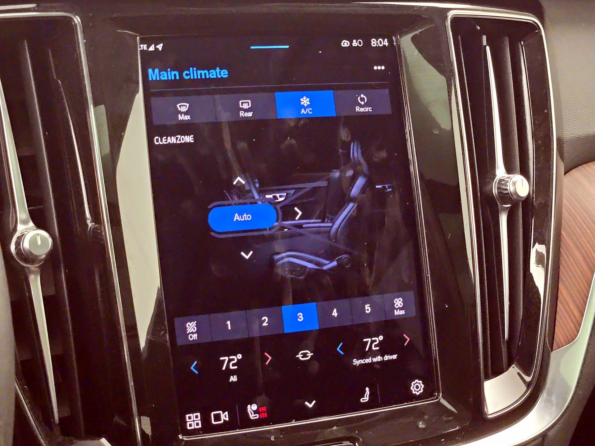 Thumbnail: 2023 Volvo S60 - 17