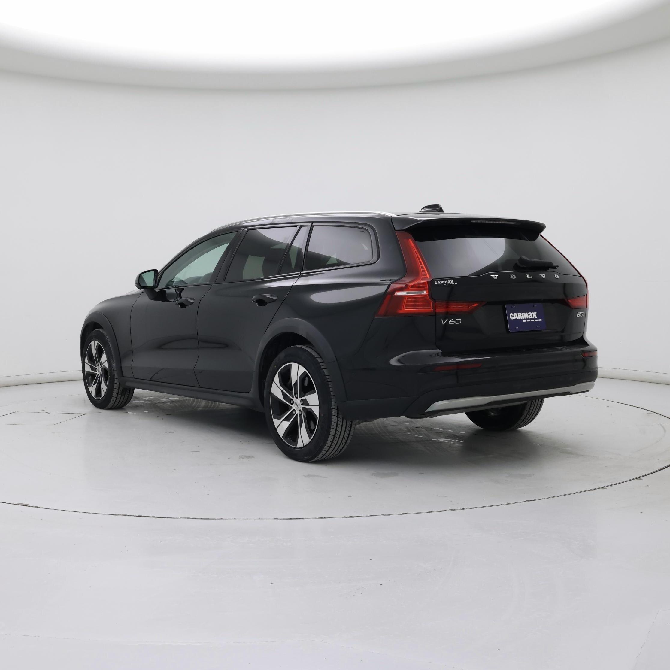 Thumbnail: 2023 Volvo S60 - 2