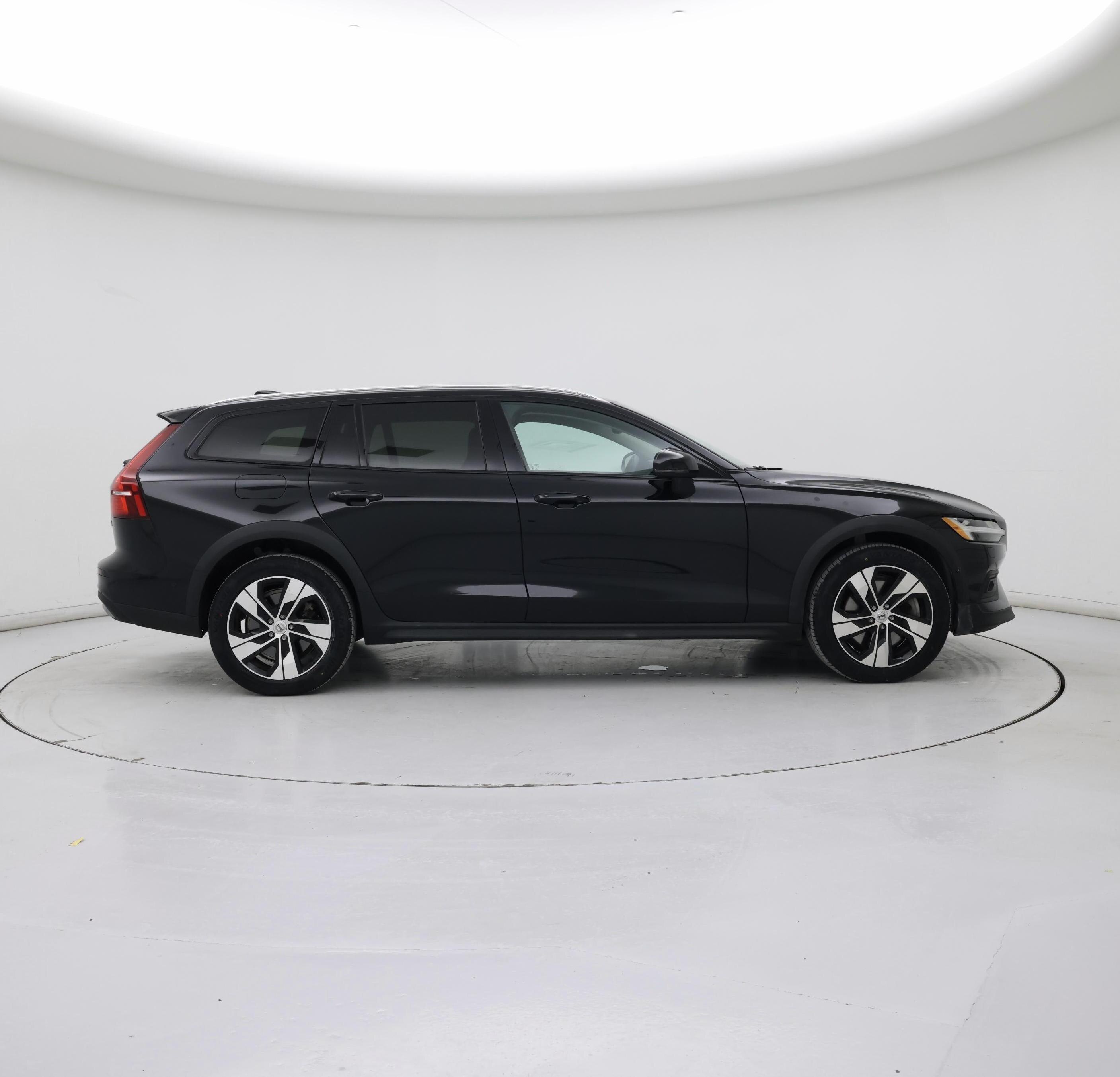 Thumbnail: 2023 Volvo S60 - 7