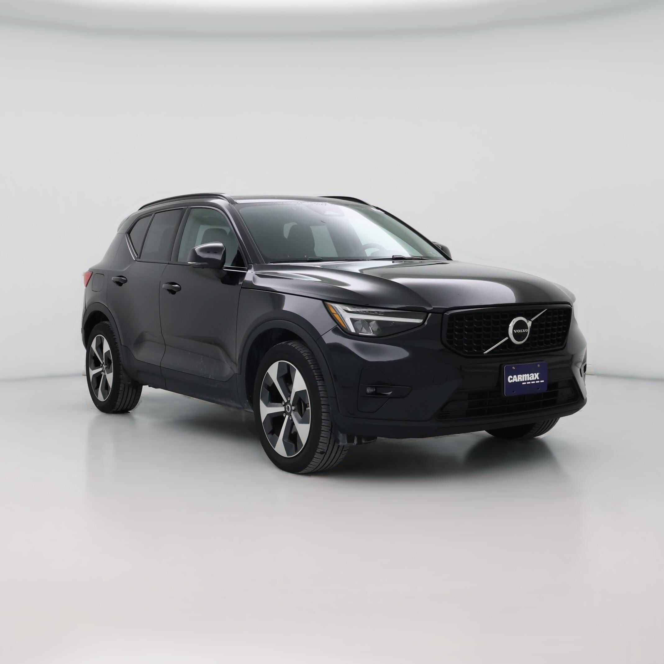 Thumbnail: 2023 Volvo XC40 - 1