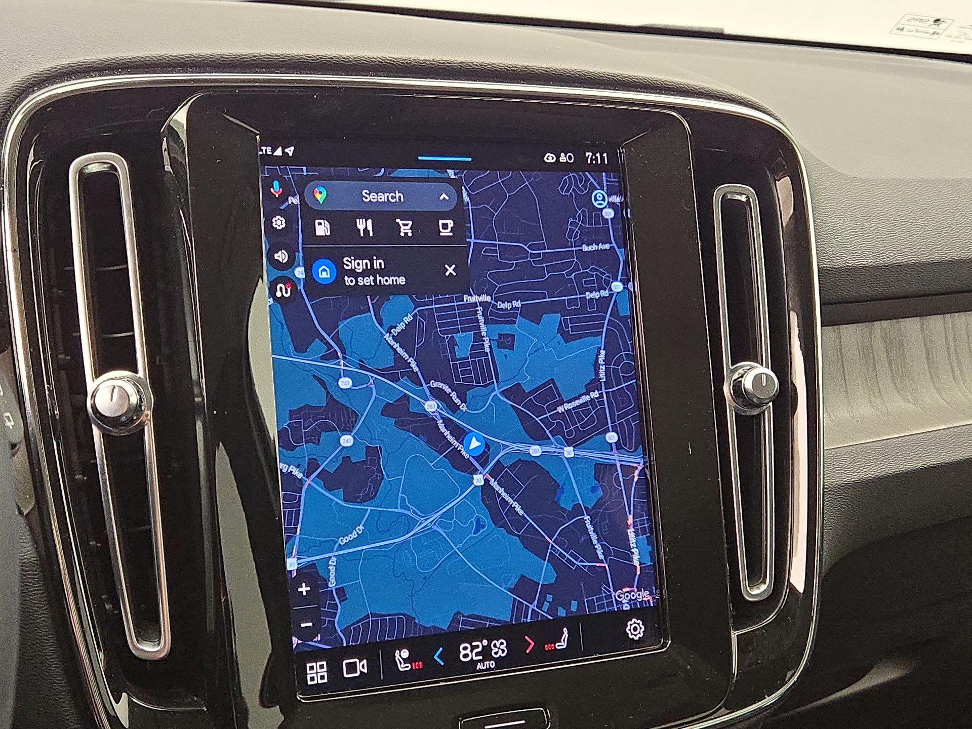 Thumbnail: 2023 Volvo XC40 - 14