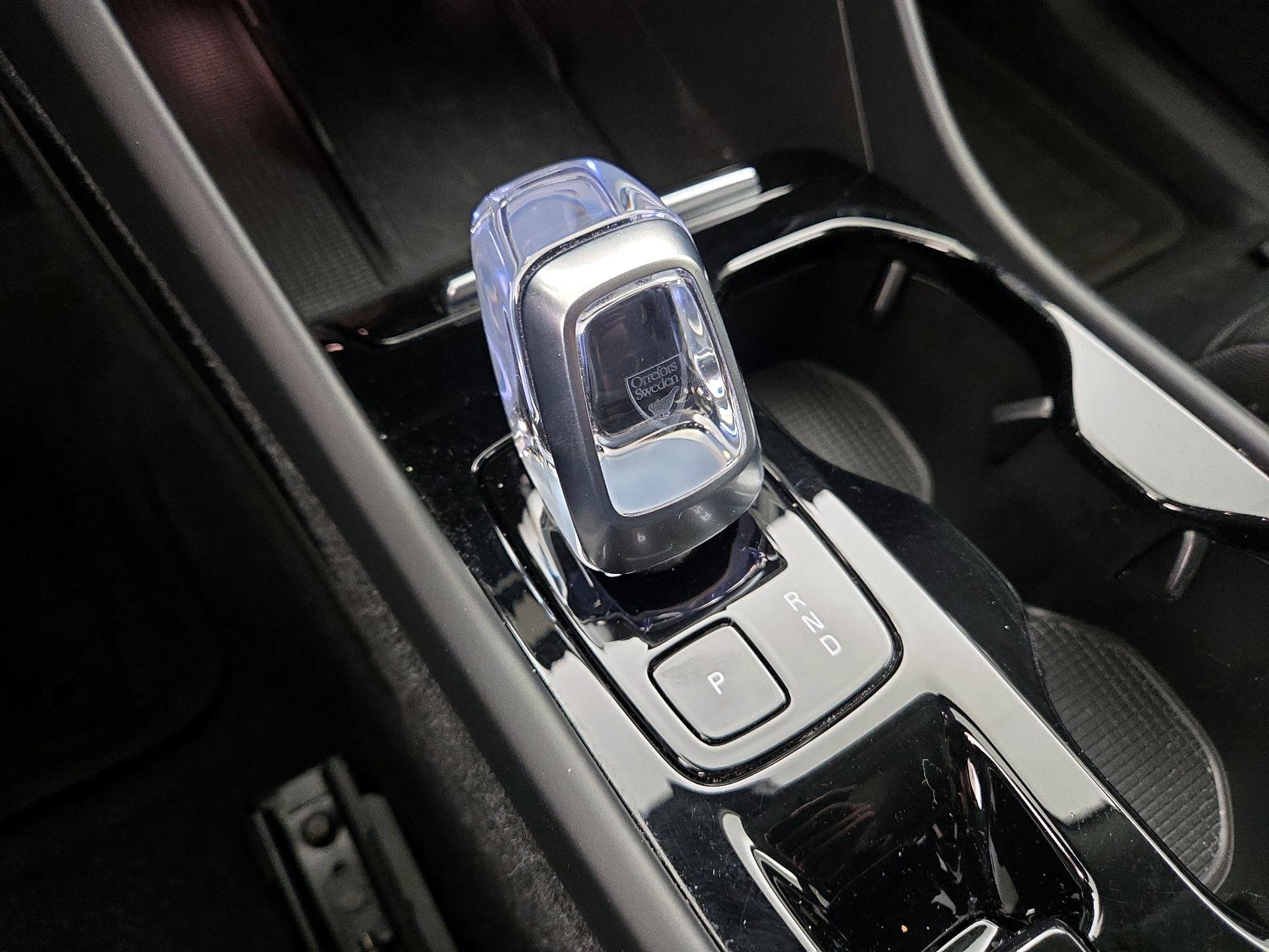 Thumbnail: 2023 Volvo XC40 - 18