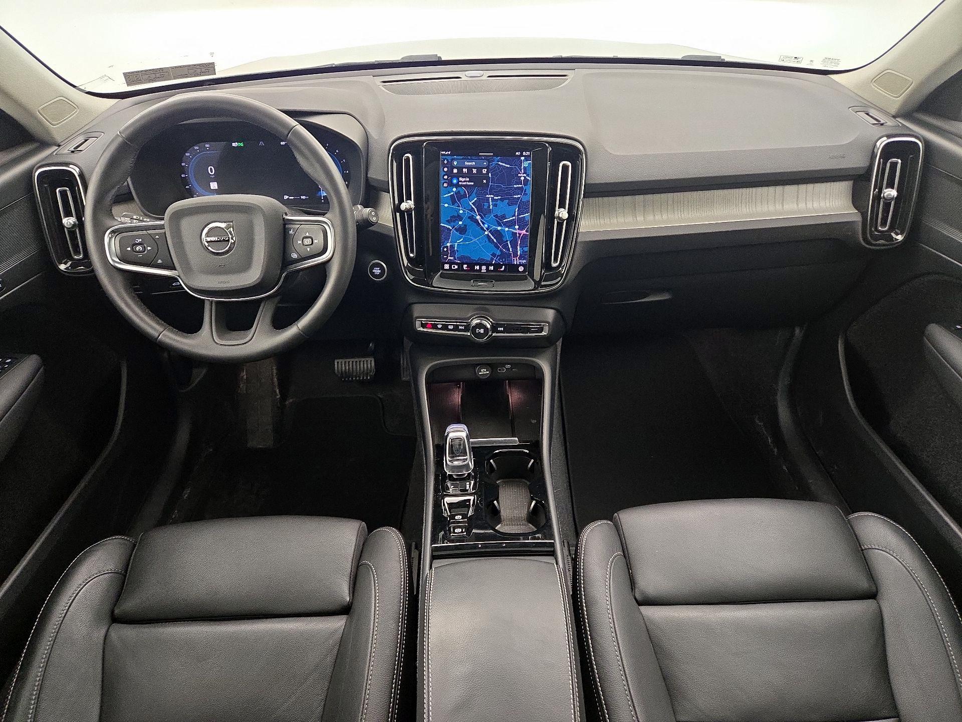 Thumbnail: 2024 Volvo XC40 - 9