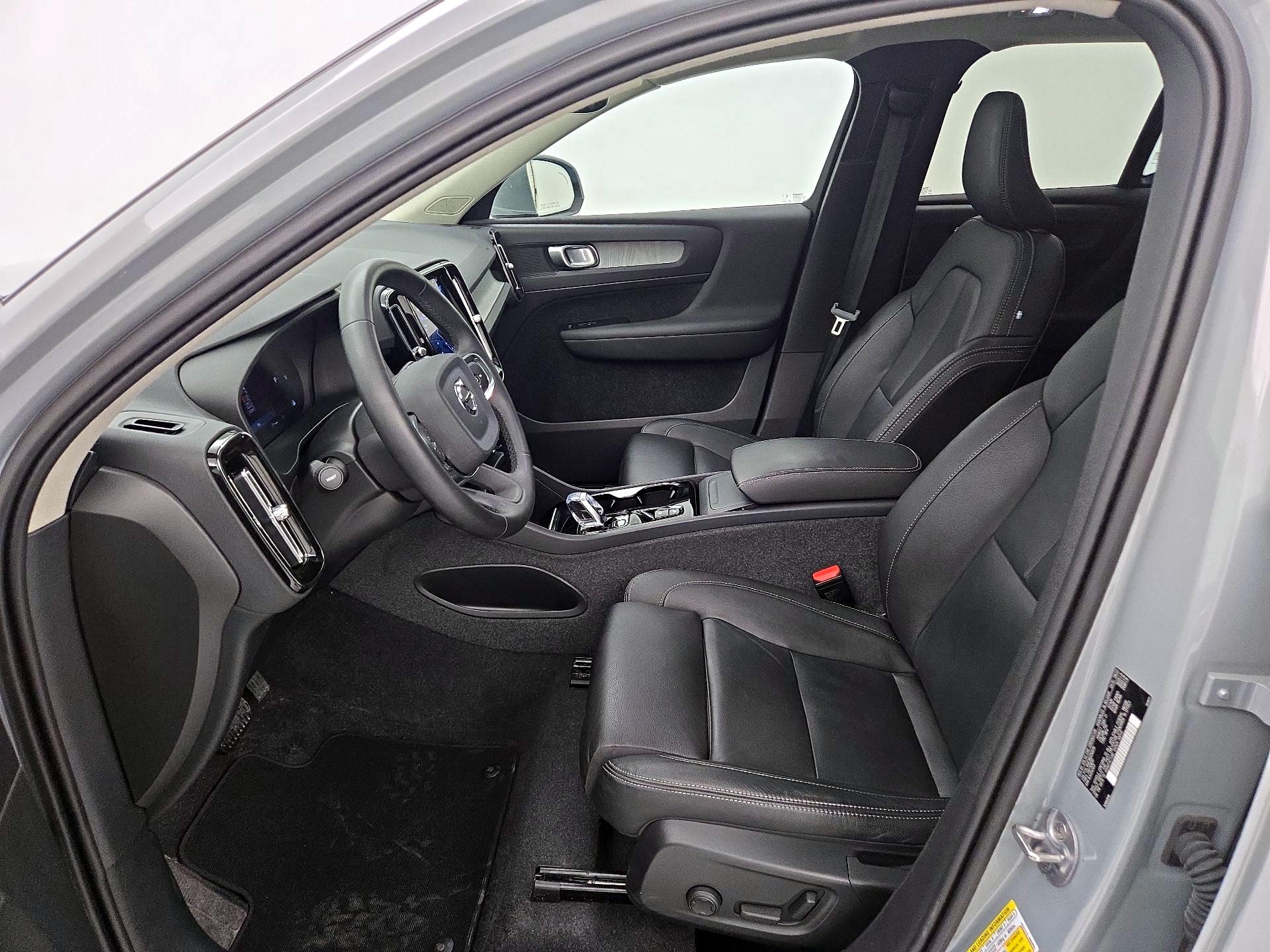 Thumbnail: 2024 Volvo XC40 - 11