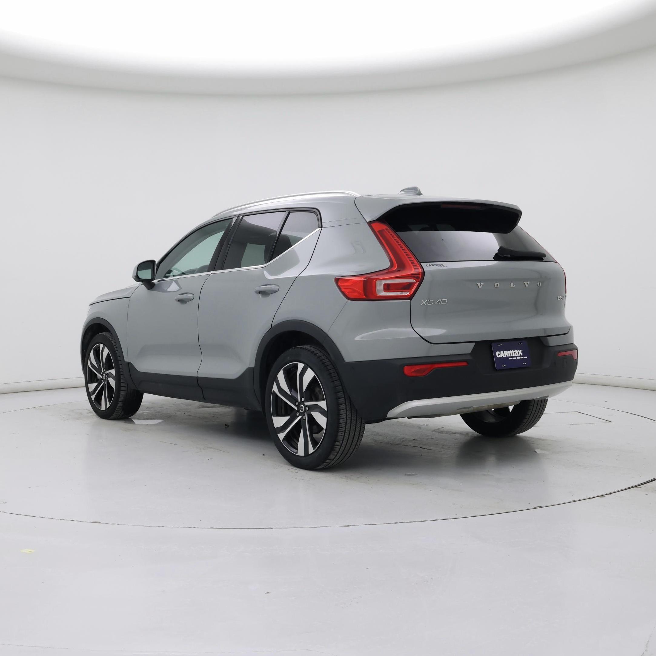 Thumbnail: 2024 Volvo XC40 - 2