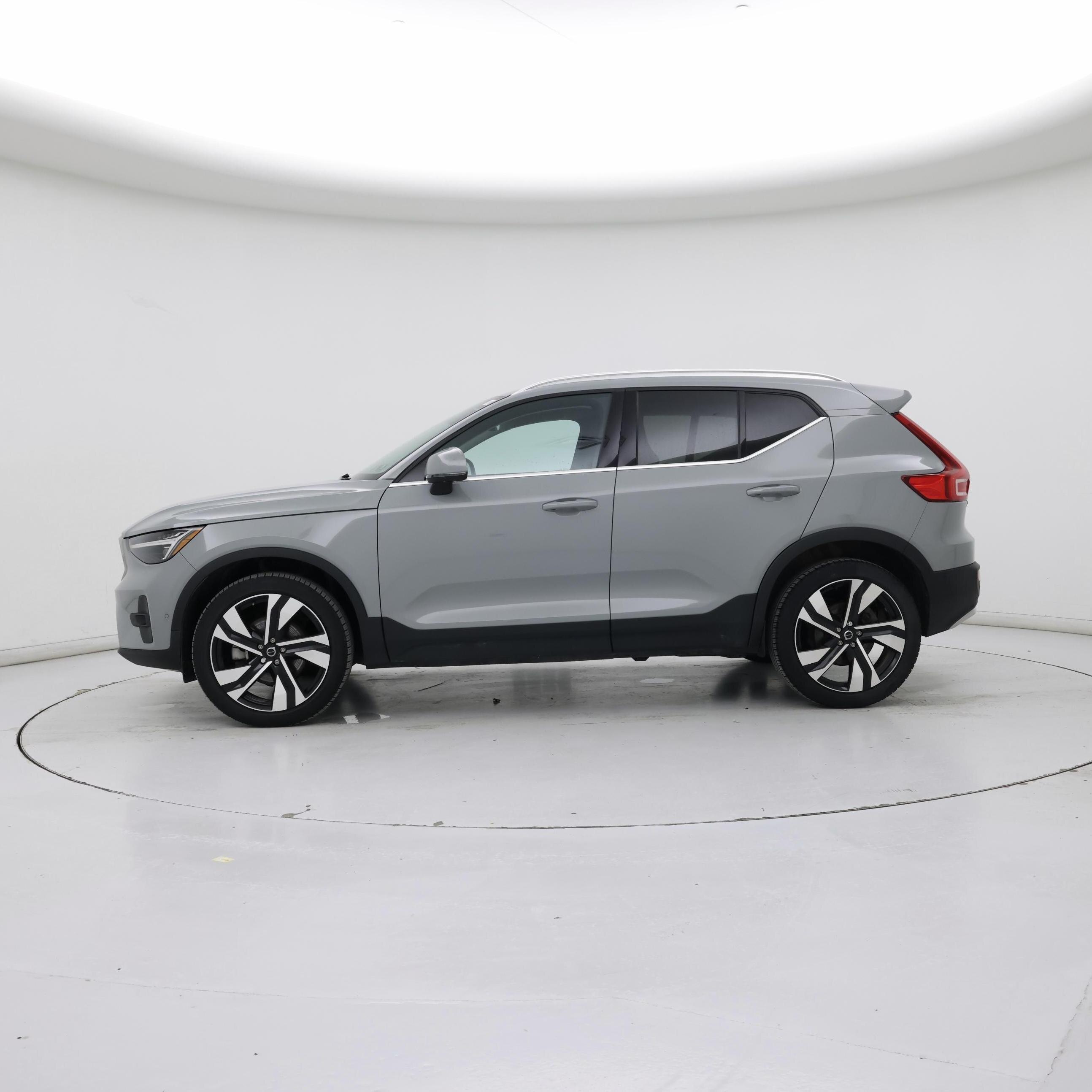 Thumbnail: 2024 Volvo XC40 - 3
