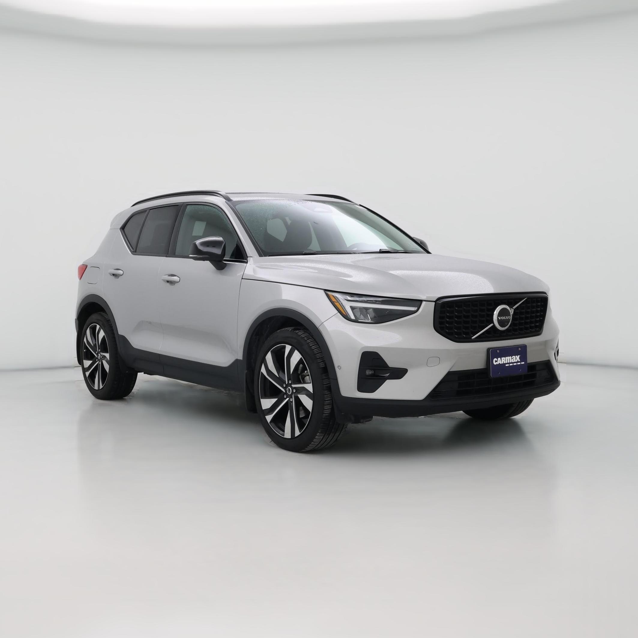Thumbnail: 2023 Volvo XC40 - 1
