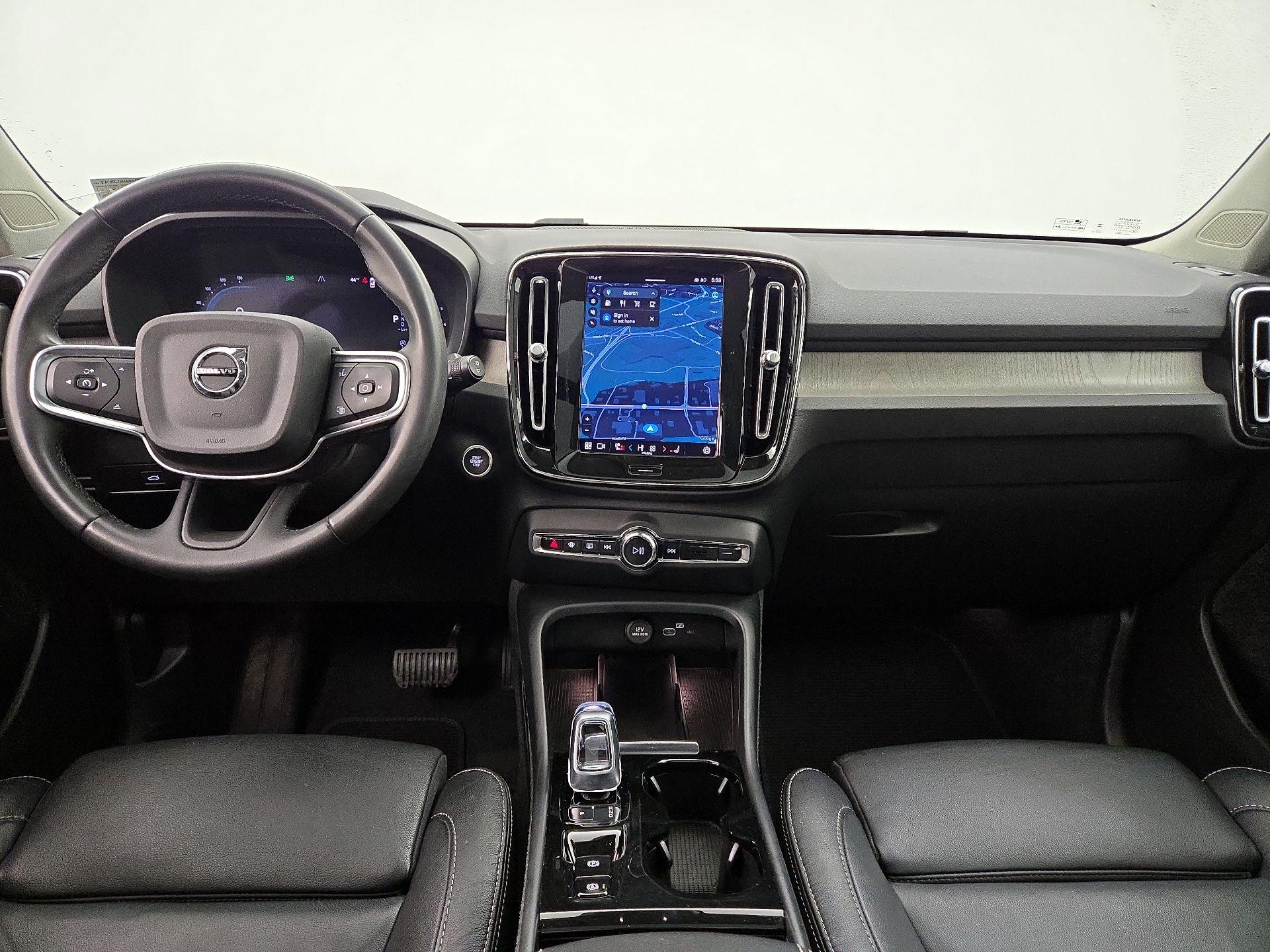 Thumbnail: 2023 Volvo XC40 - 9