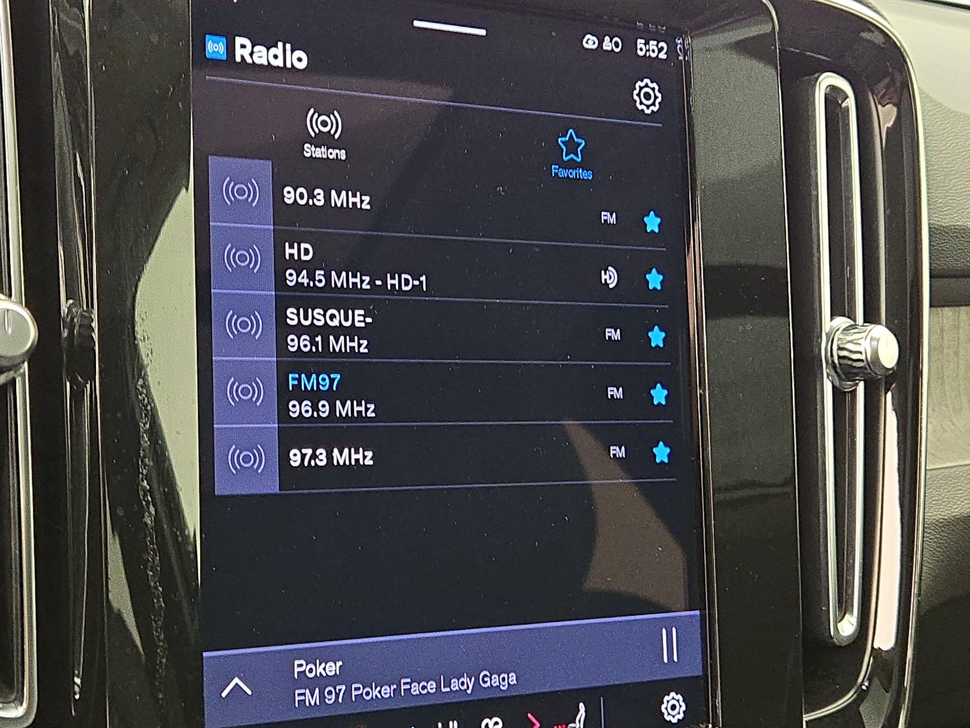 Thumbnail: 2023 Volvo XC40 - 15