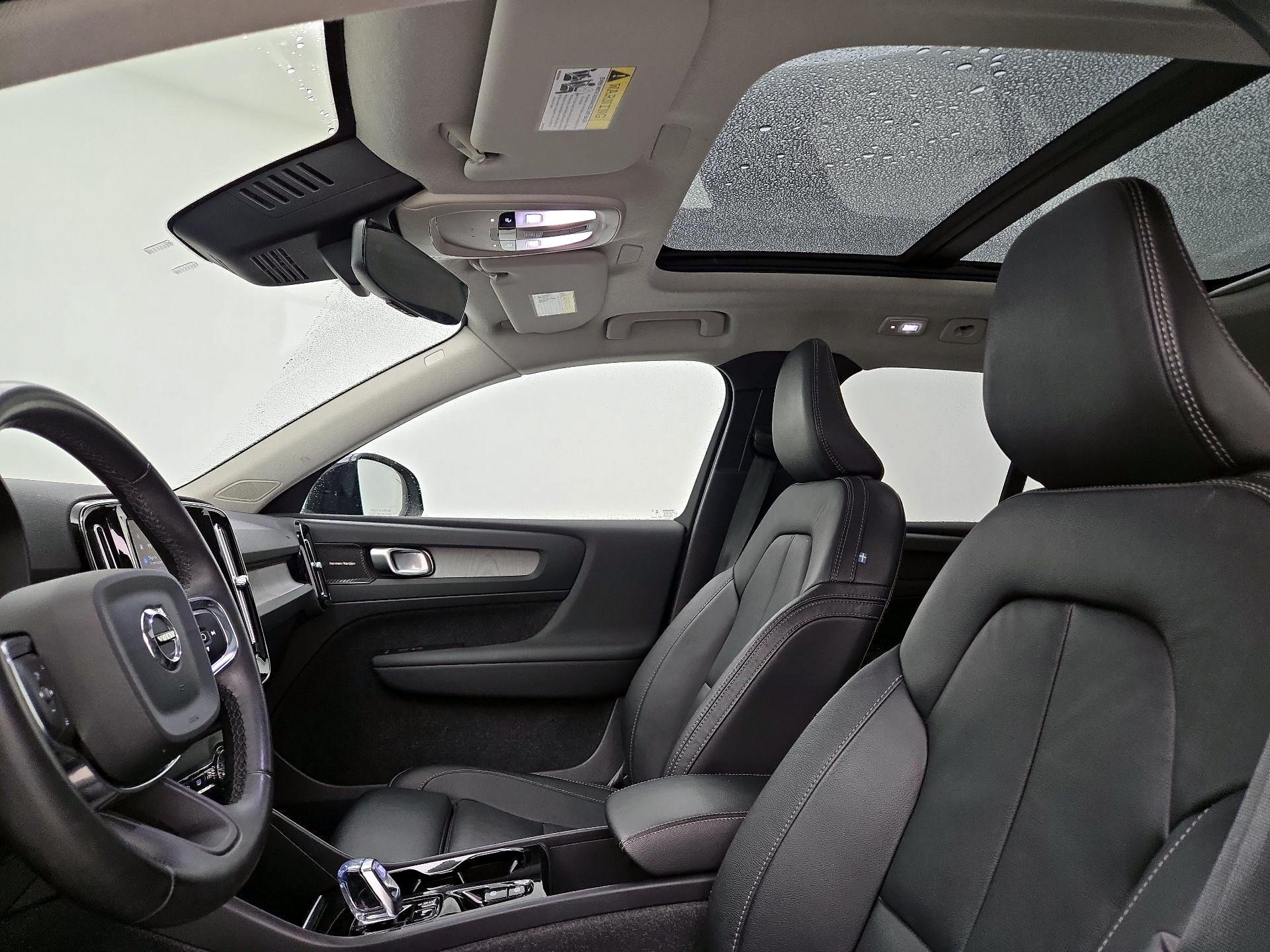 Thumbnail: 2023 Volvo XC40 - 19