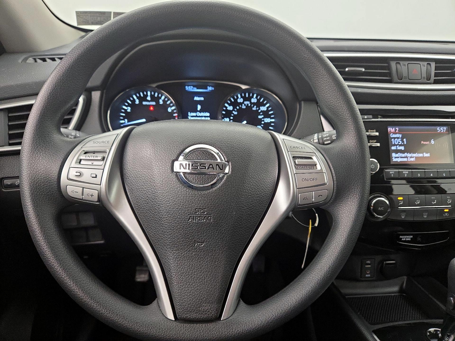 Thumbnail: 2015 Nissan Rogue - 10