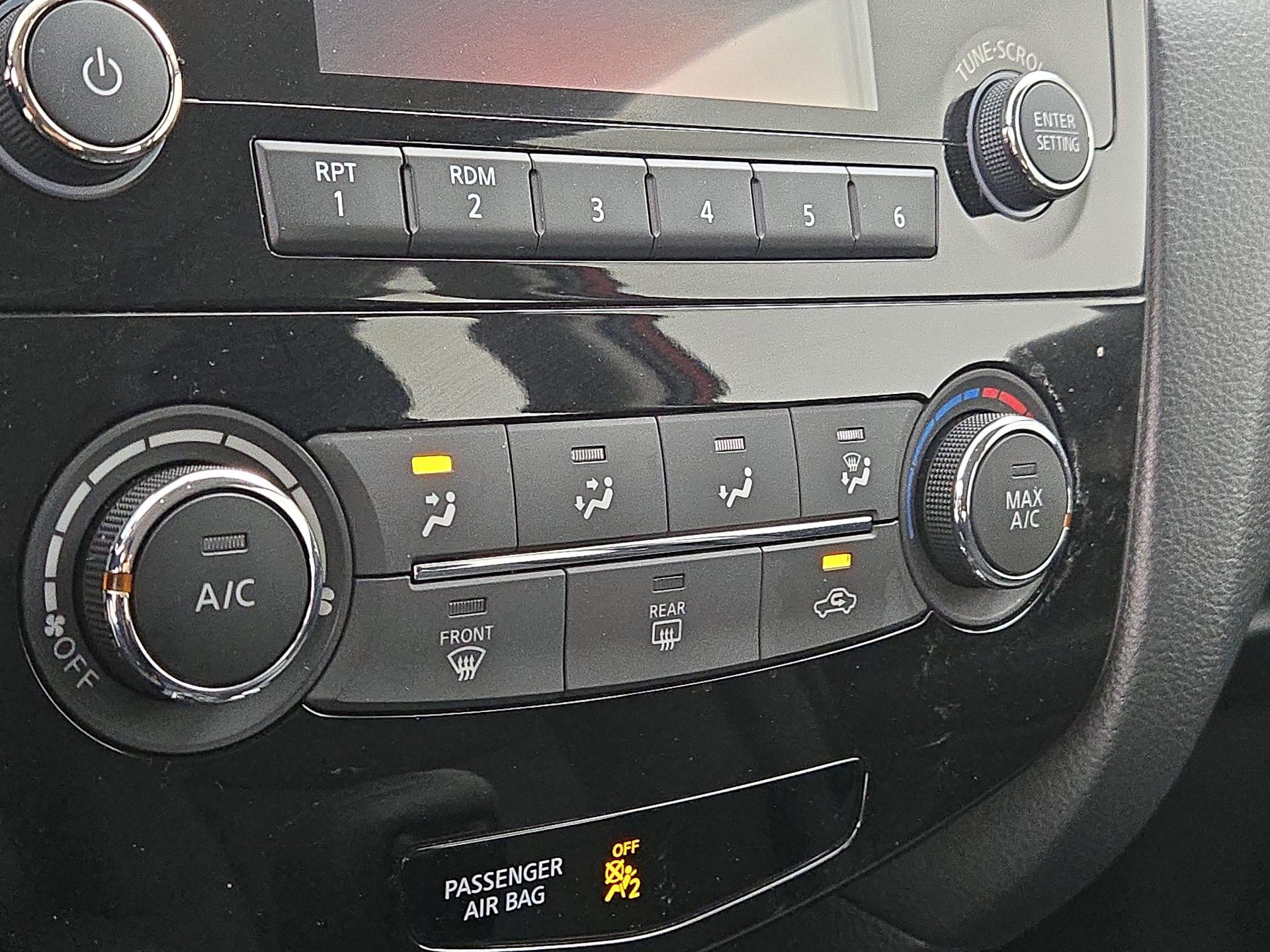 Thumbnail: 2015 Nissan Rogue - 15