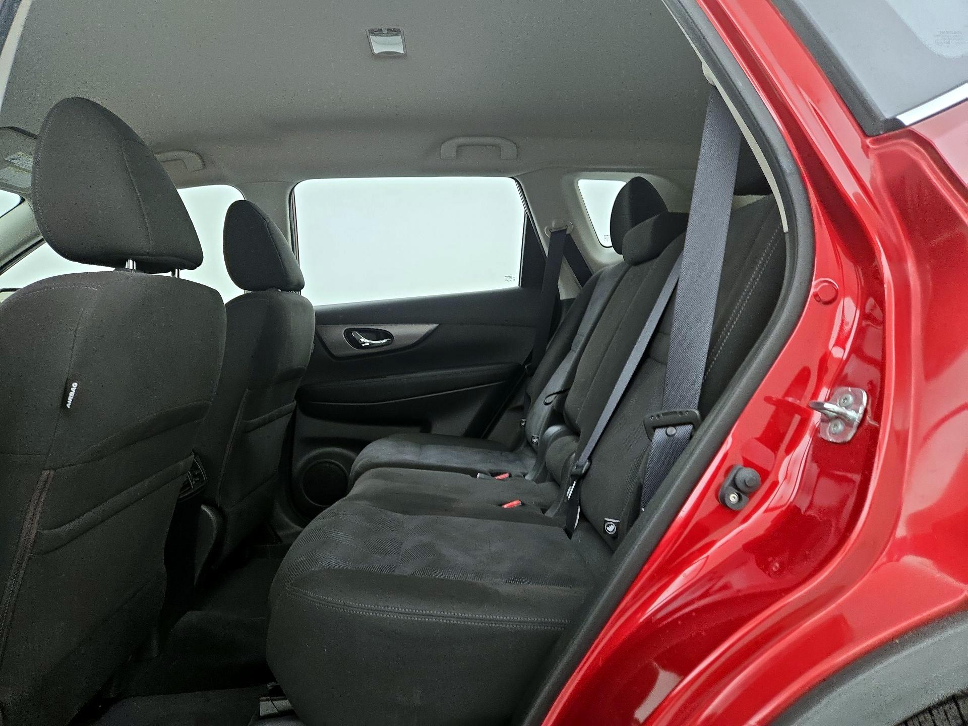 Thumbnail: 2015 Nissan Rogue - 18