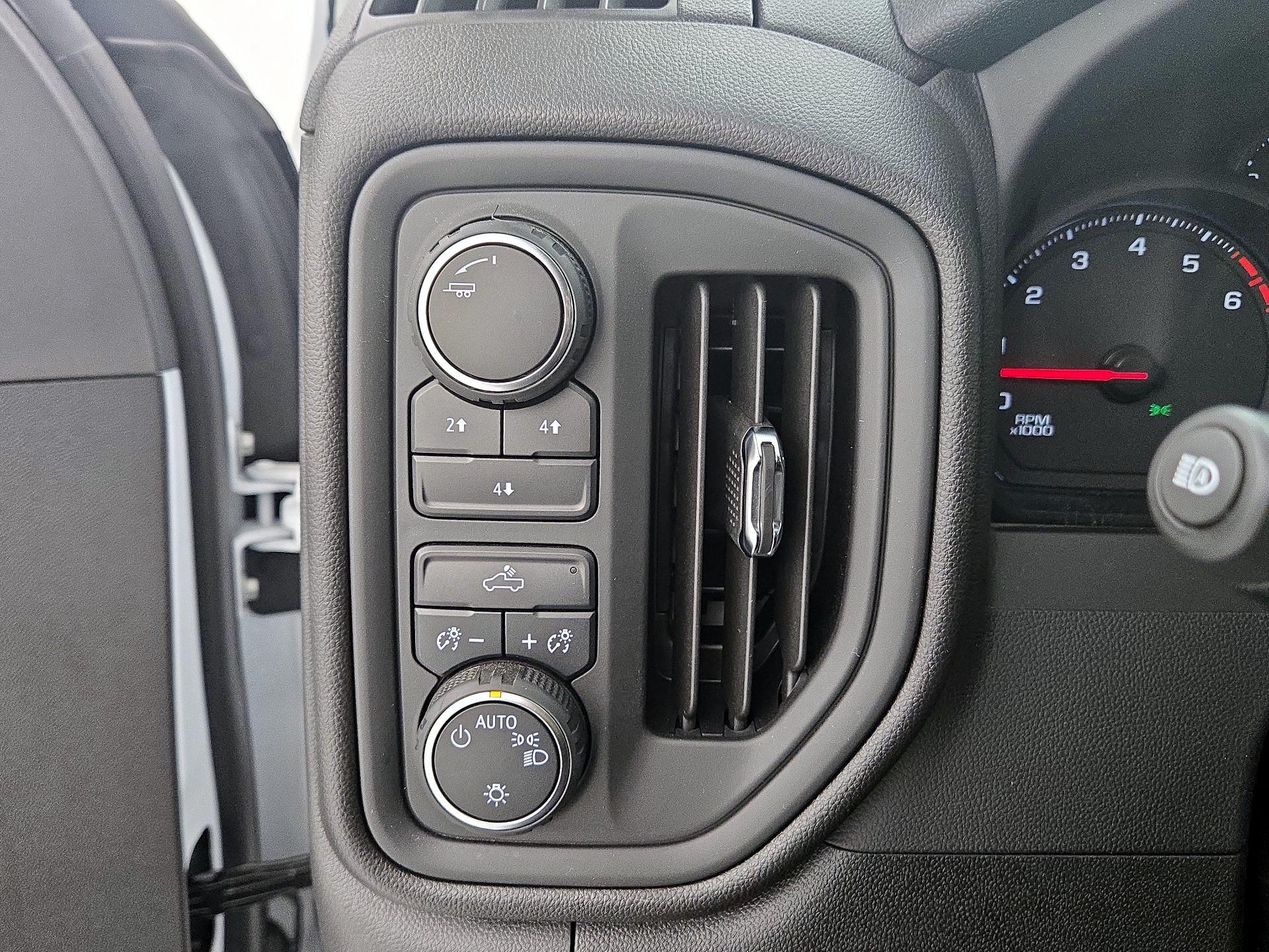 Thumbnail: 2025 Chevrolet Silverado 2500 - 13