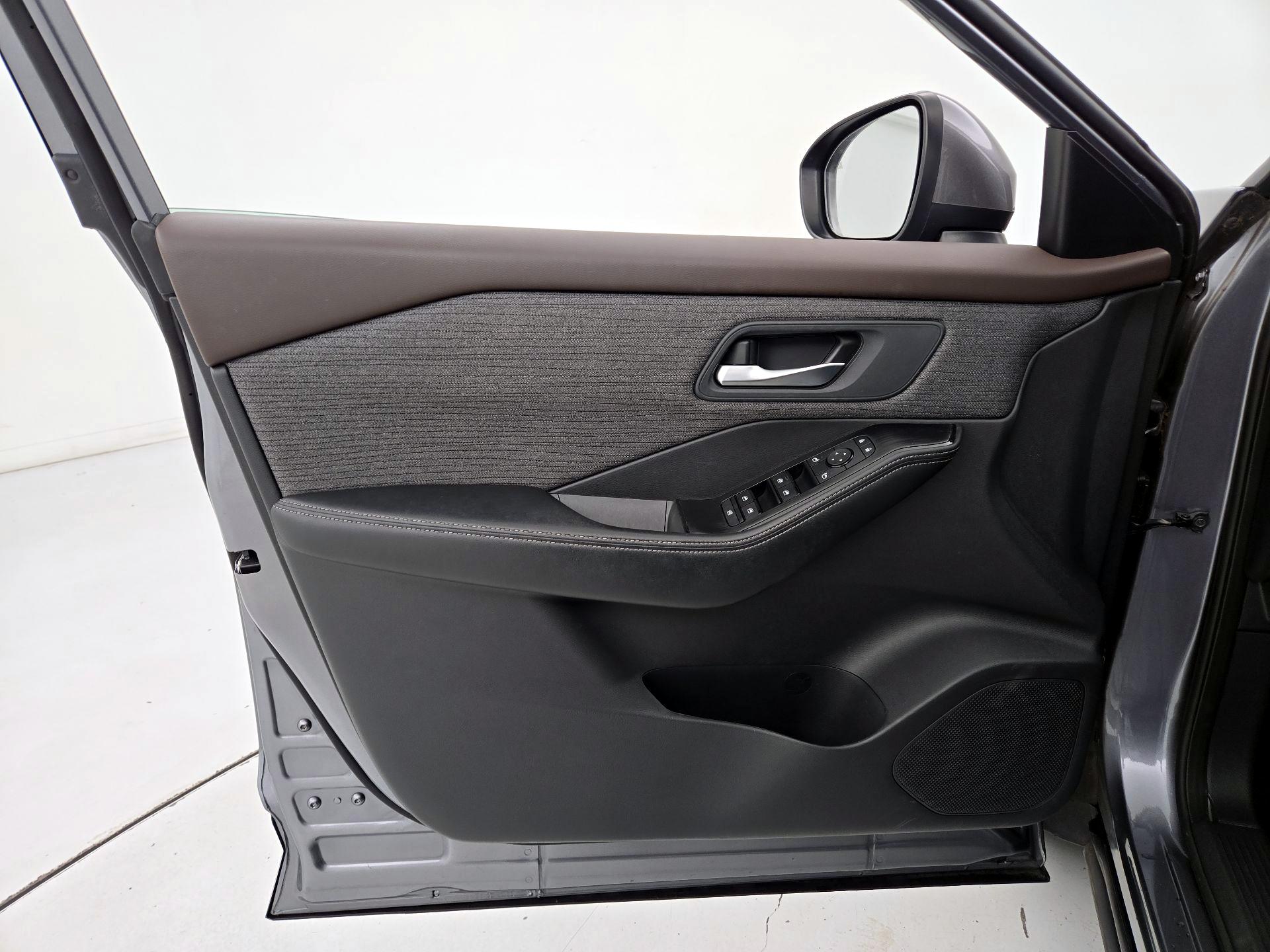 Thumbnail: 2022 Nissan Rogue - 12