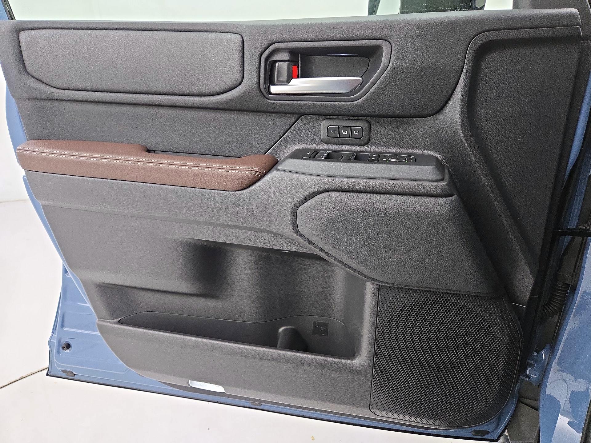 Thumbnail: 2025 Toyota Land Cruiser - 12