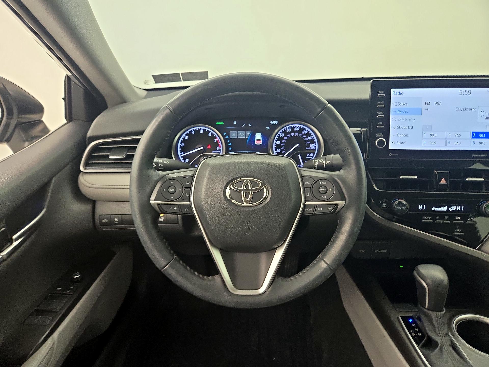 Thumbnail: 2022 Toyota Camry - 10