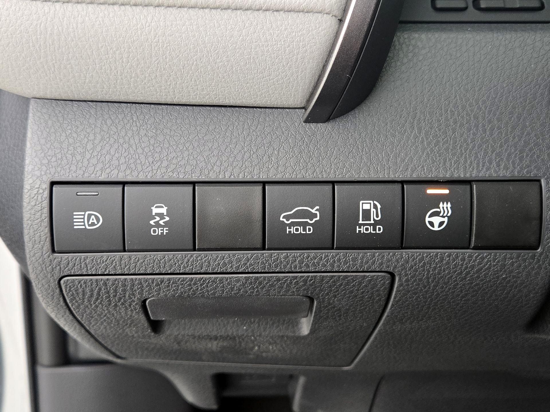 Thumbnail: 2022 Toyota Camry - 13