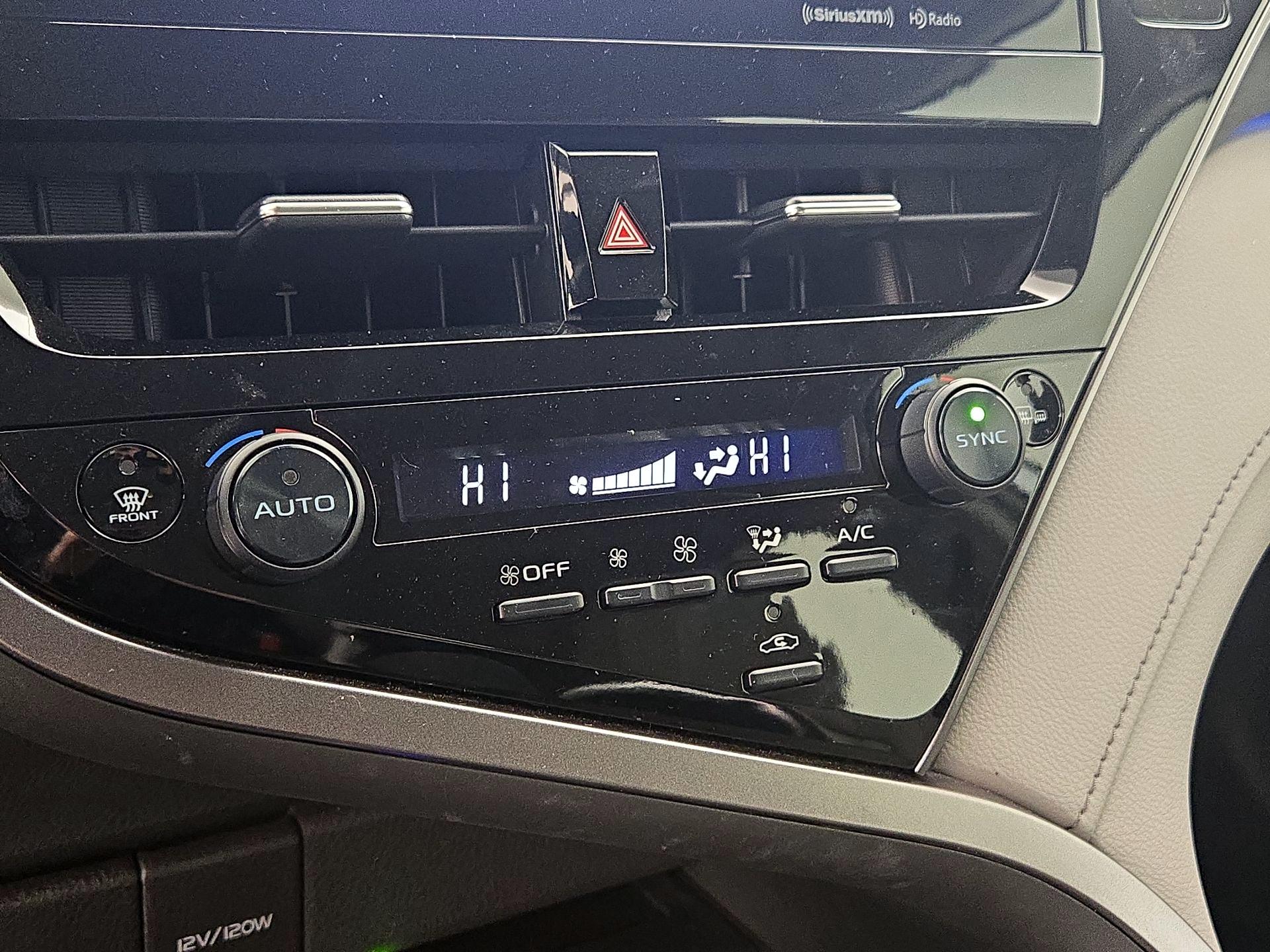 Thumbnail: 2022 Toyota Camry - 16