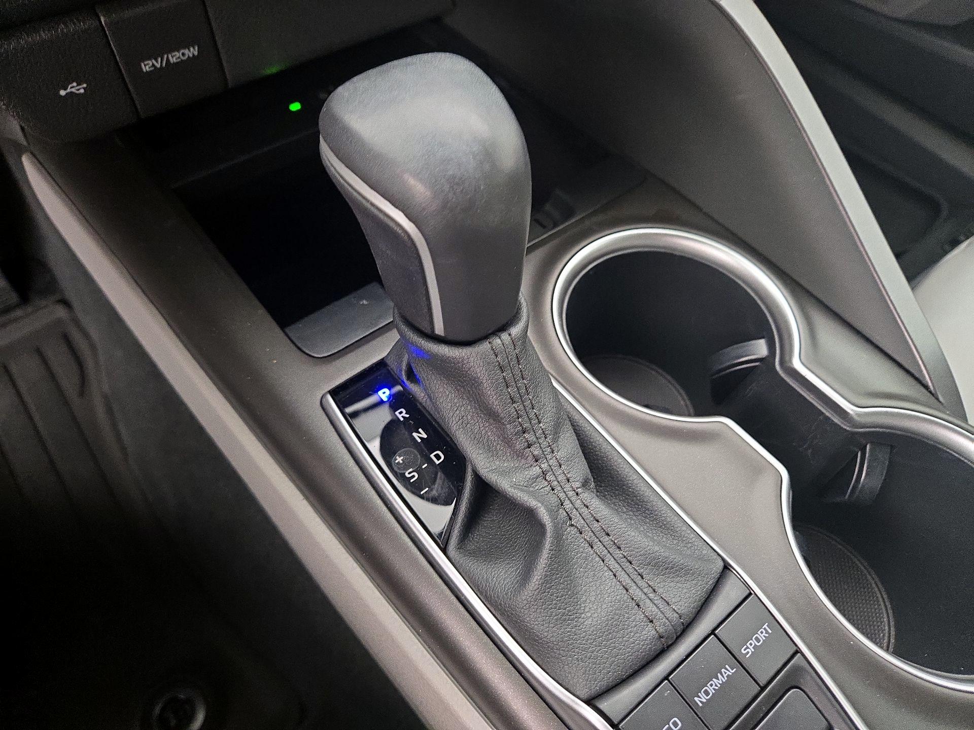 Thumbnail: 2022 Toyota Camry - 17