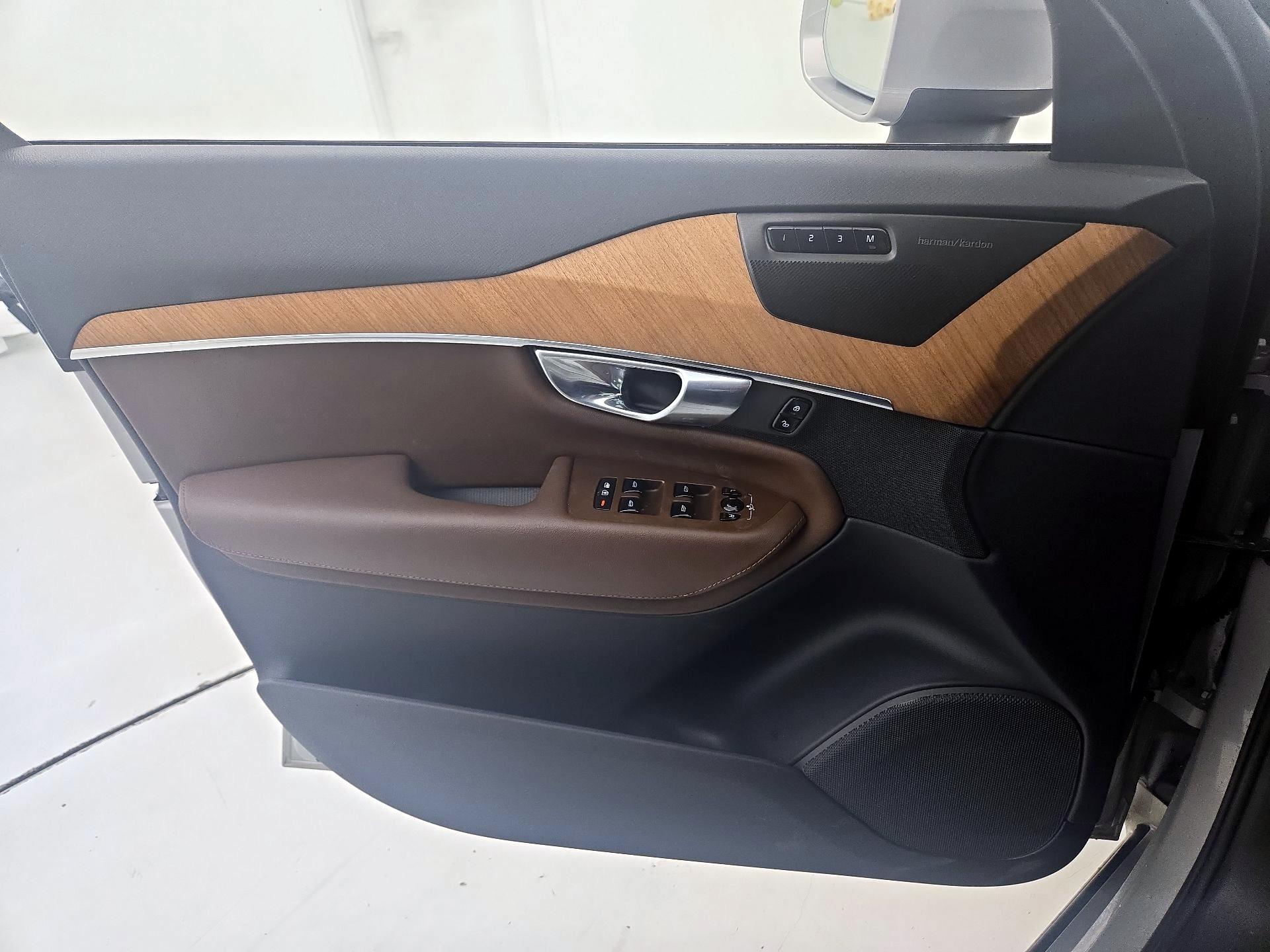 Thumbnail: 2023 Volvo XC90 - 12