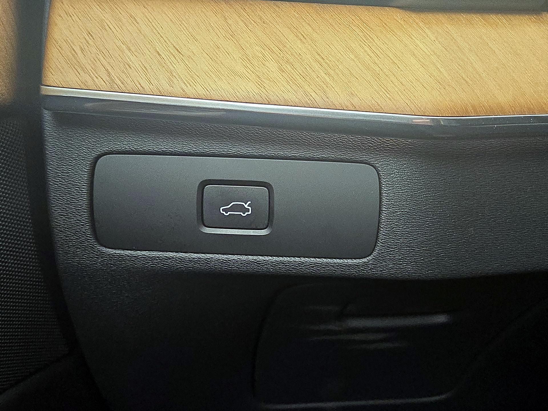 Thumbnail: 2023 Volvo XC90 - 13