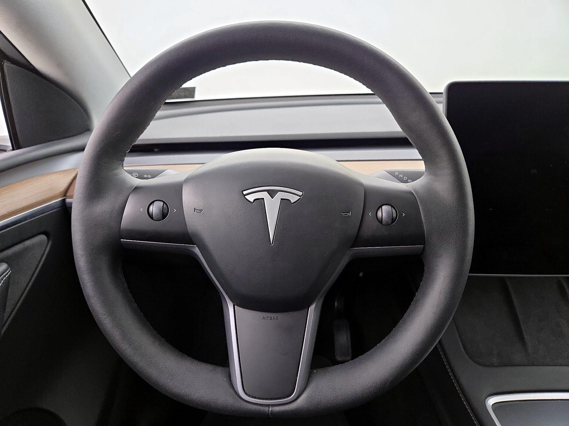 Thumbnail: 2023 Tesla Model Y - 10