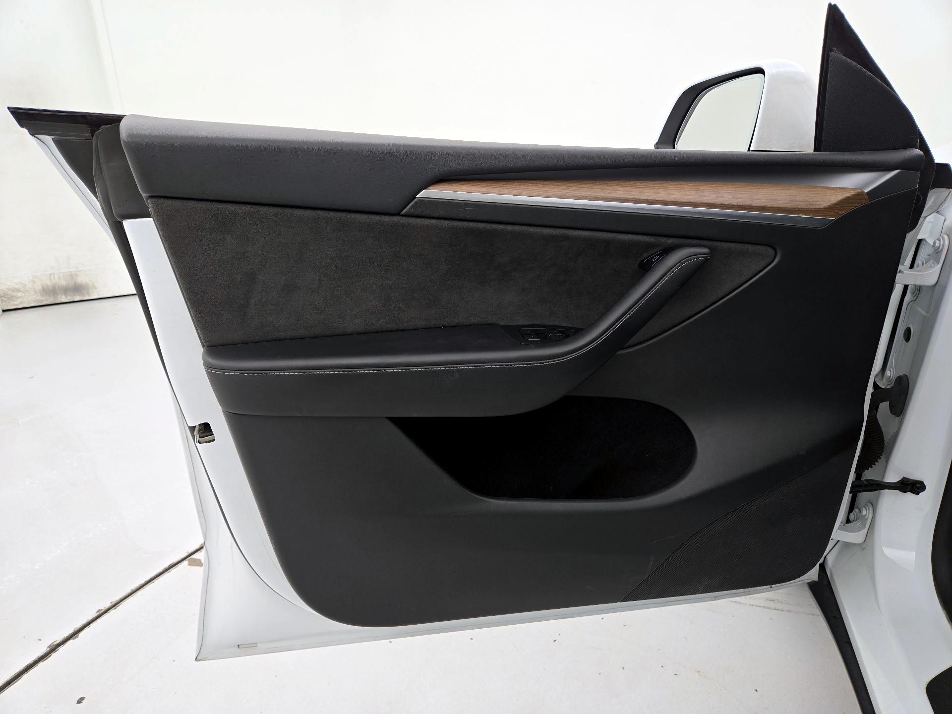 Thumbnail: 2023 Tesla Model Y - 12