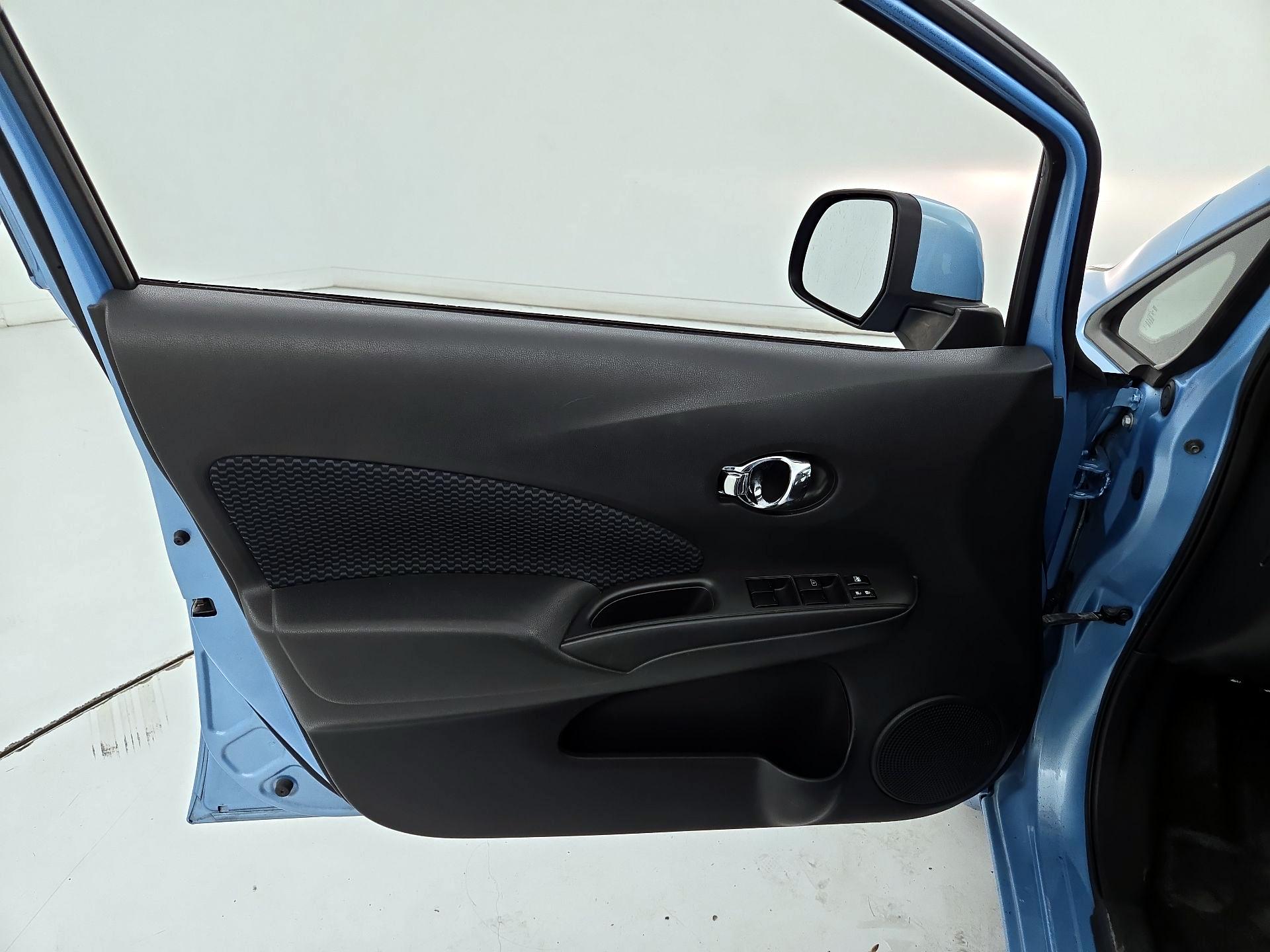 Thumbnail: 2014 Nissan Versa Note - 12