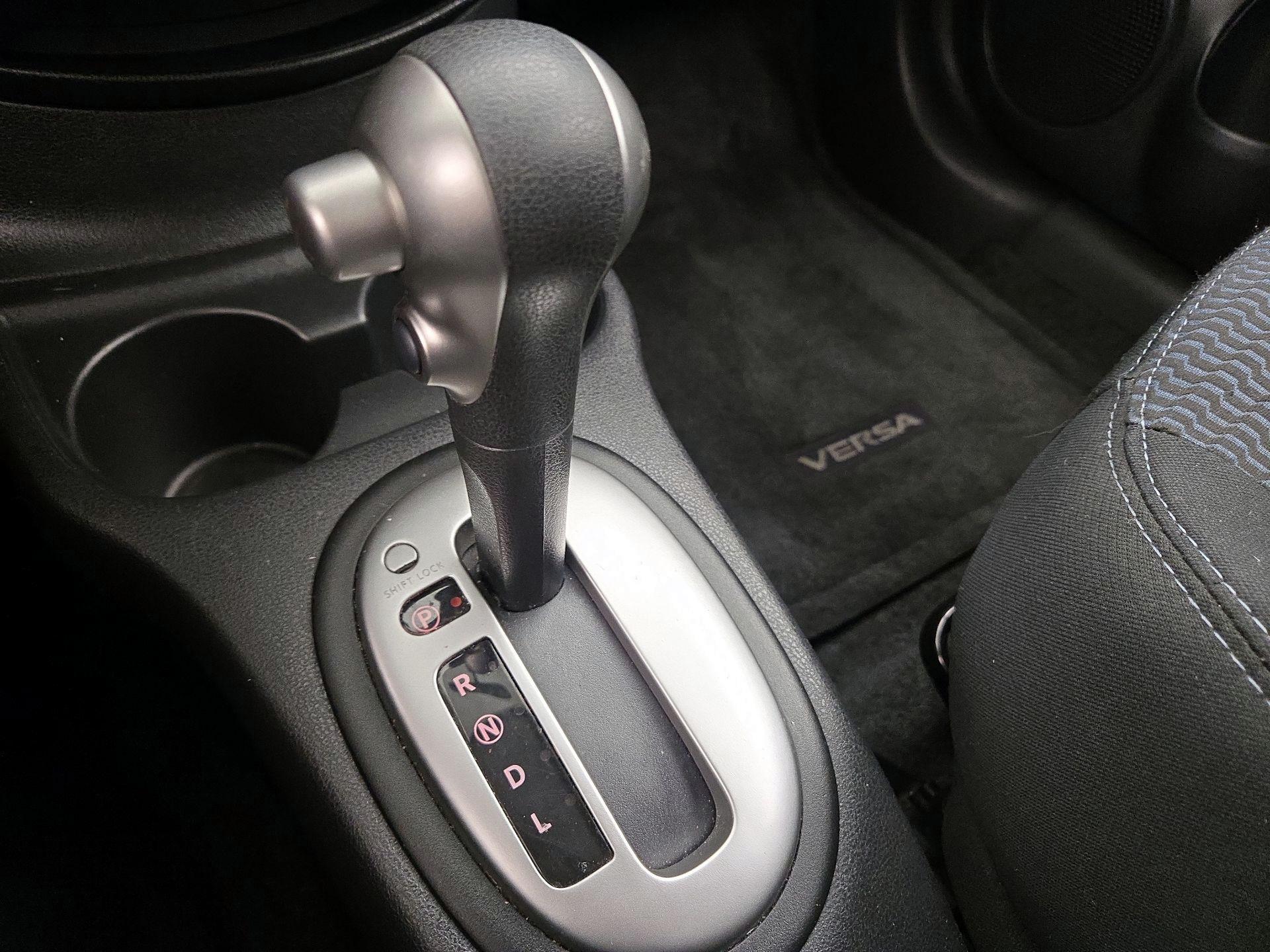 Thumbnail: 2014 Nissan Versa Note - 17