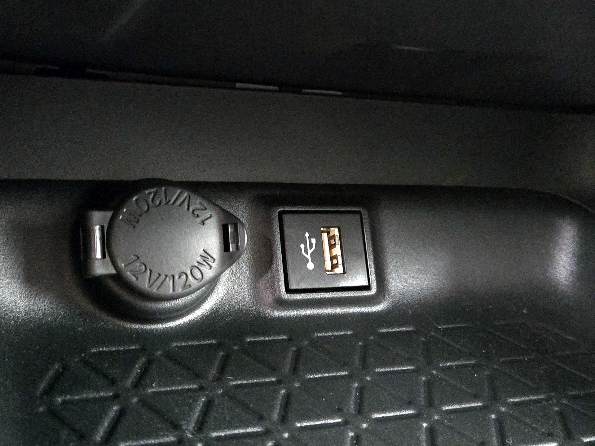 Thumbnail: 2025 Toyota RAV4 - 17