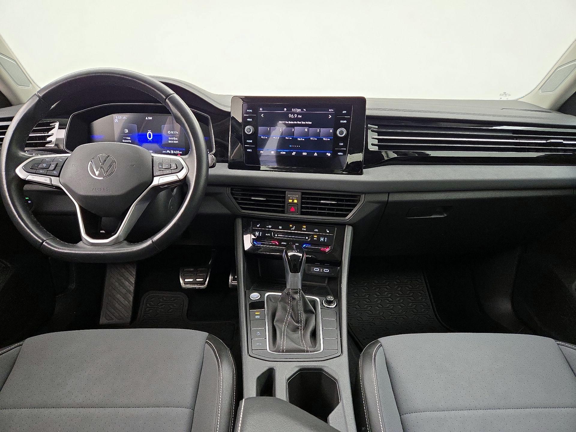 Thumbnail: 2025 Volkswagen Jetta - 9