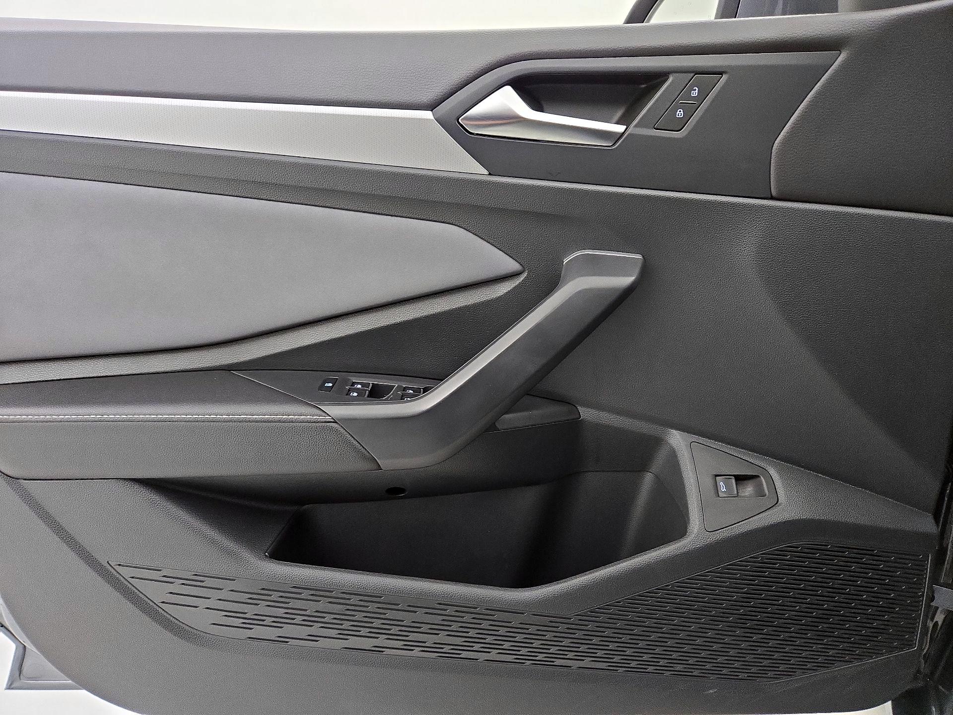 Thumbnail: 2025 Volkswagen Jetta - 12