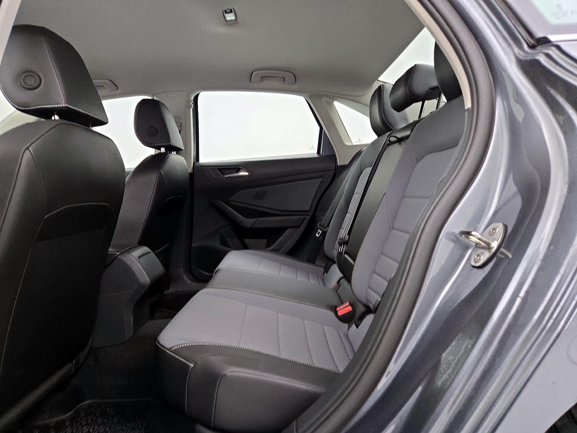 Thumbnail: 2025 Volkswagen Jetta - 18