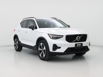 2023 Volvo XC40 B5 Ultimate Dark Theme