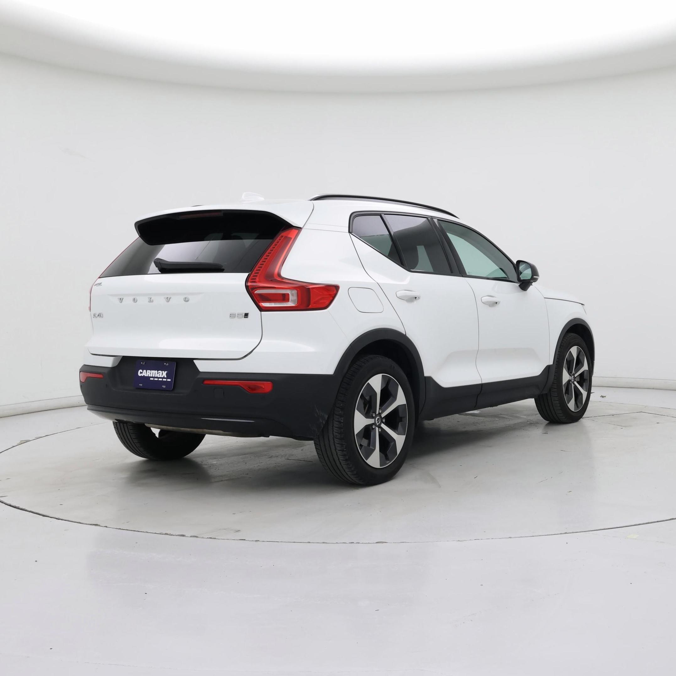 Thumbnail: 2023 Volvo XC40 - 8