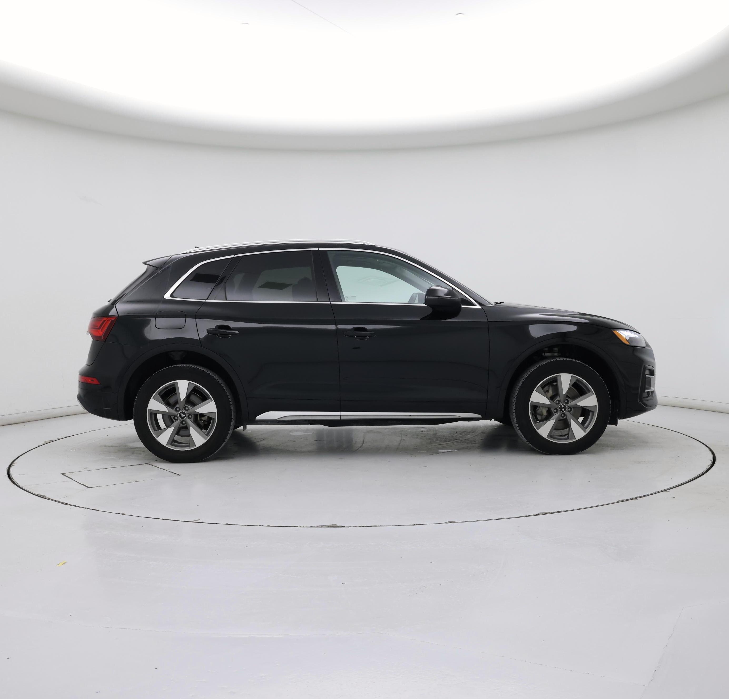 Thumbnail: 2023 Audi Q5 - 7