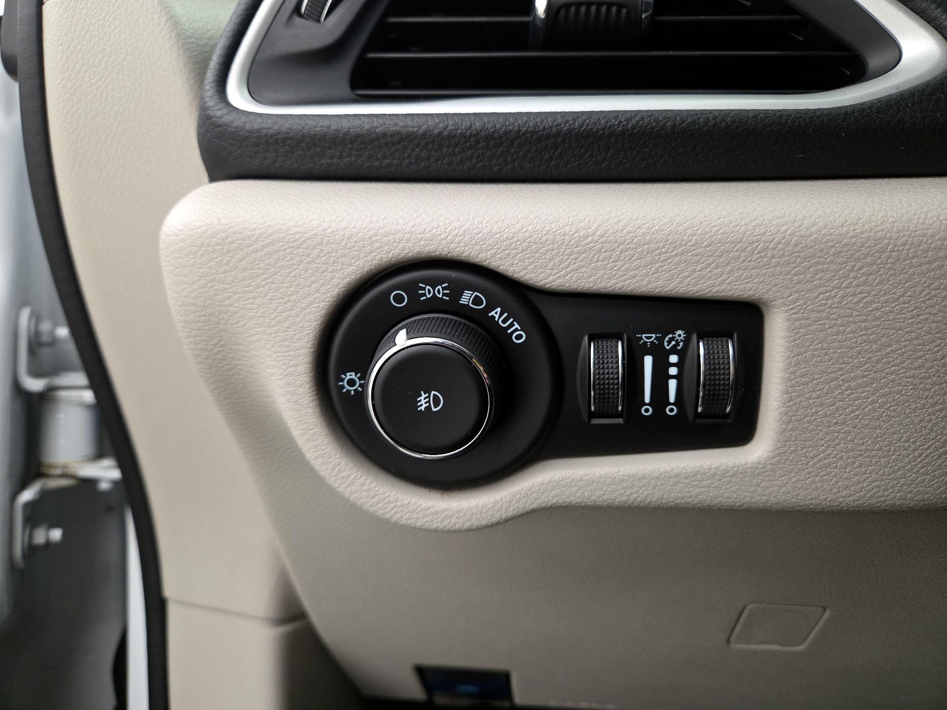 Thumbnail: 2022 Chrysler Pacifica - 13