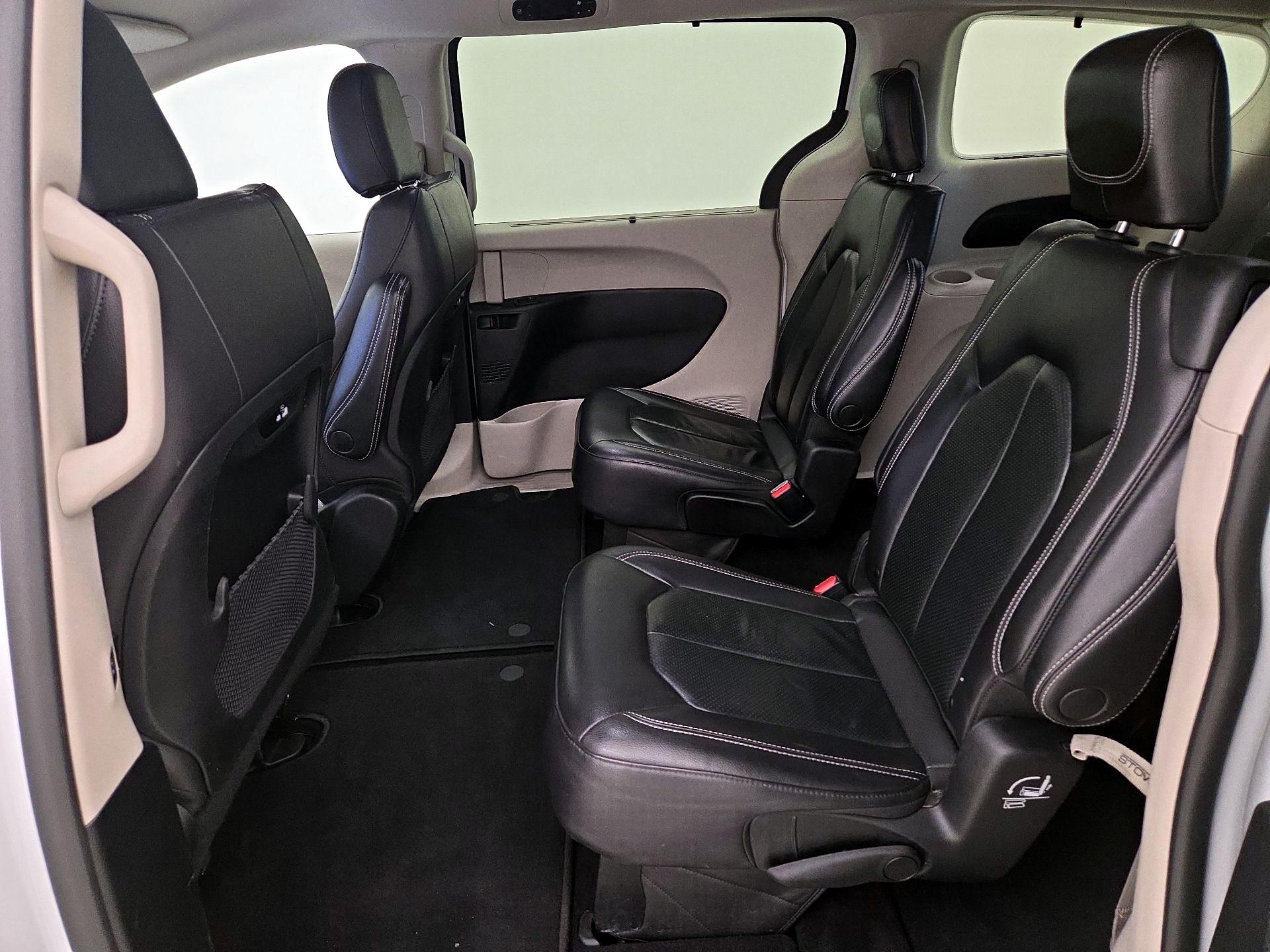 Thumbnail: 2022 Chrysler Pacifica - 19