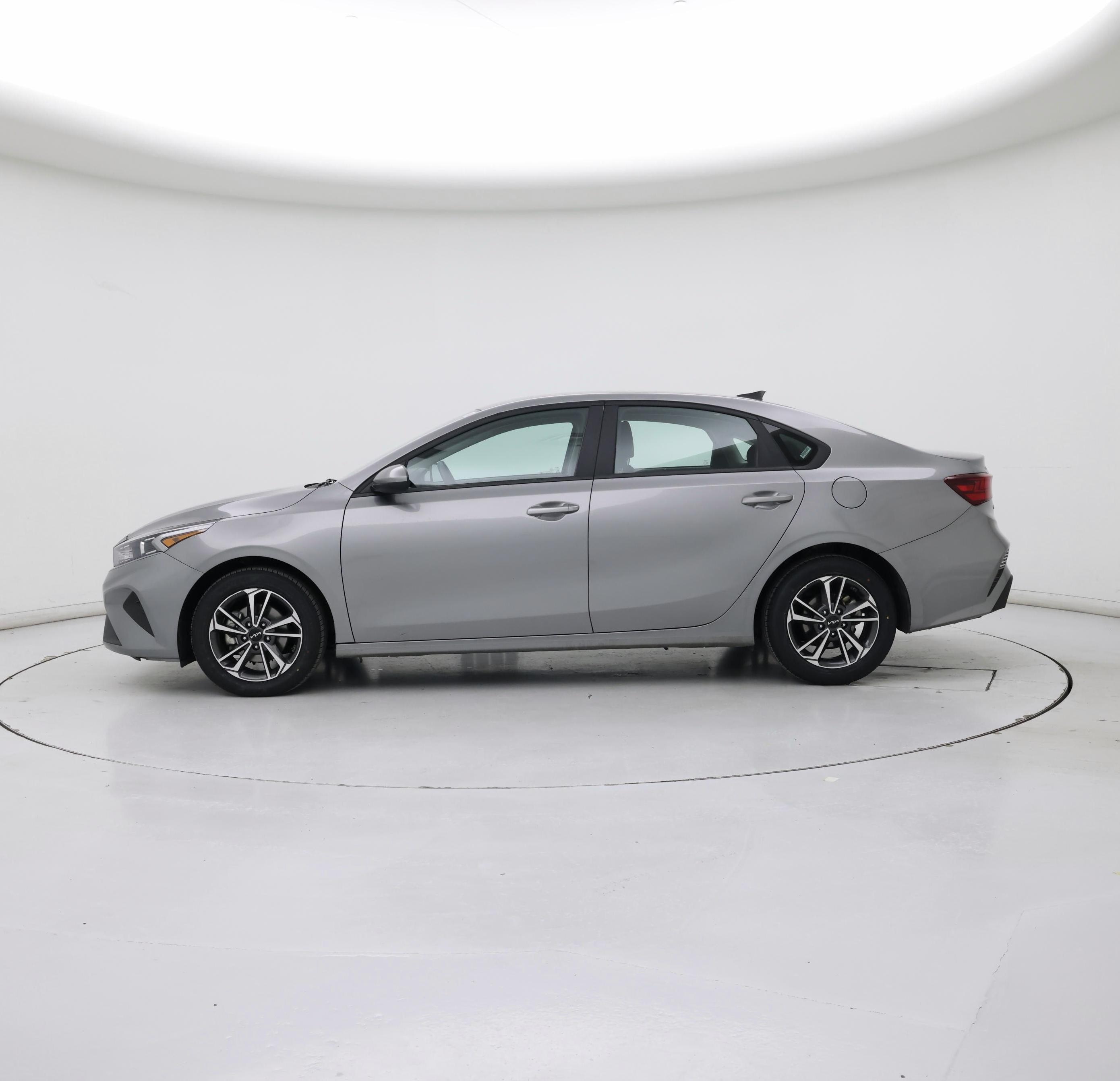 Thumbnail: 2024 Kia Forte - 3