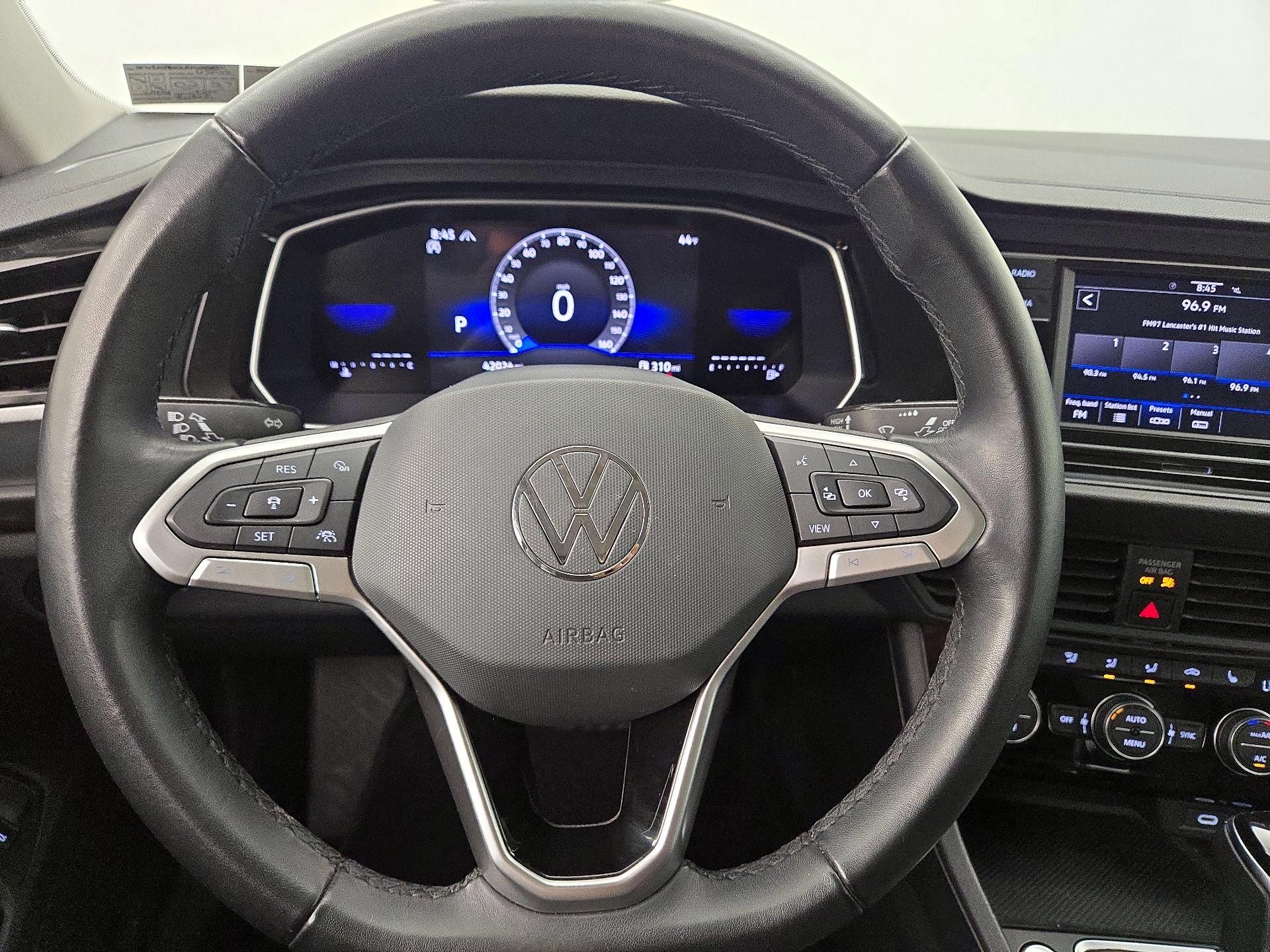 Thumbnail: 2024 Volkswagen Jetta - 10