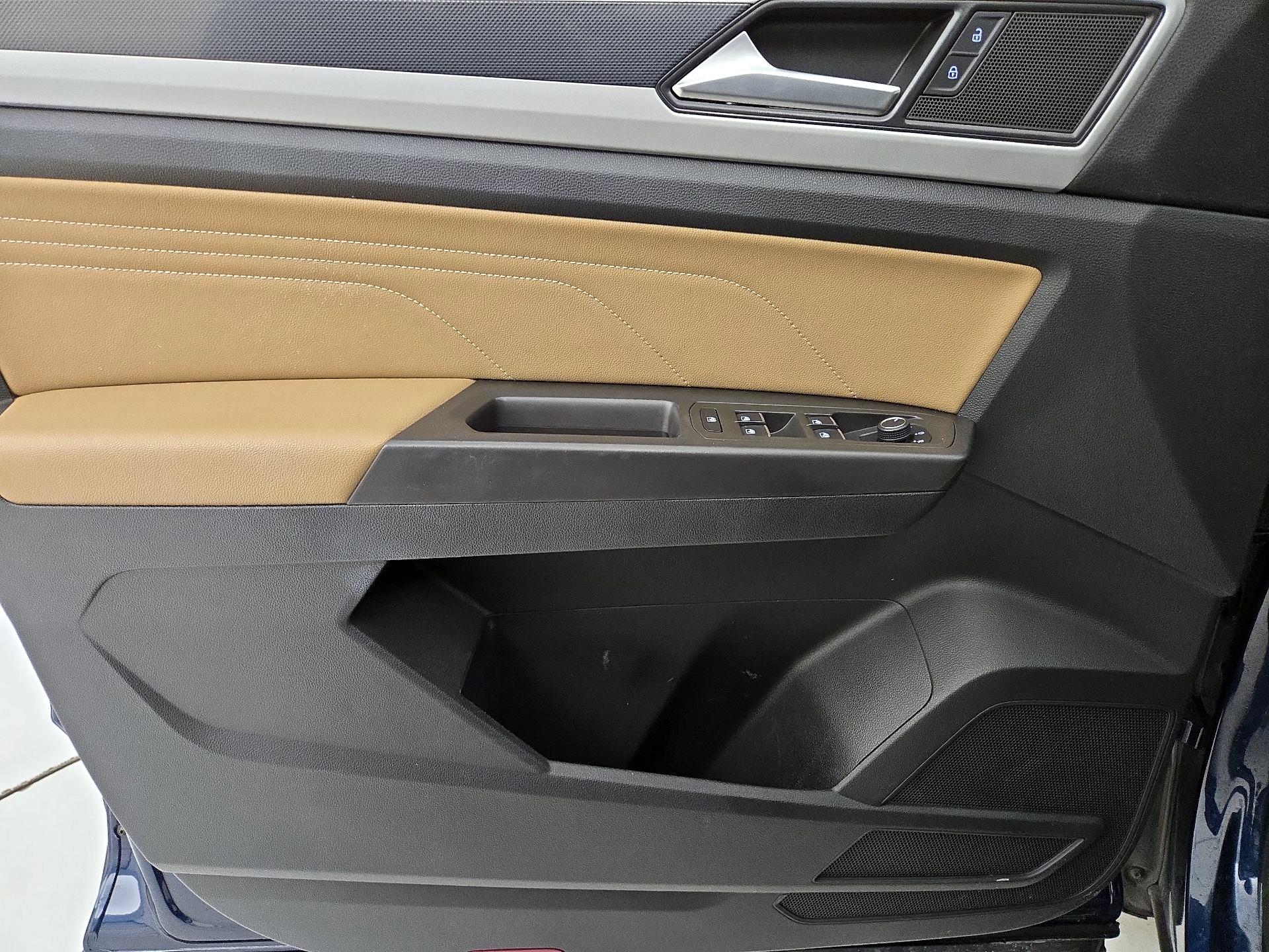 Thumbnail: 2022 Volkswagen Atlas - 12